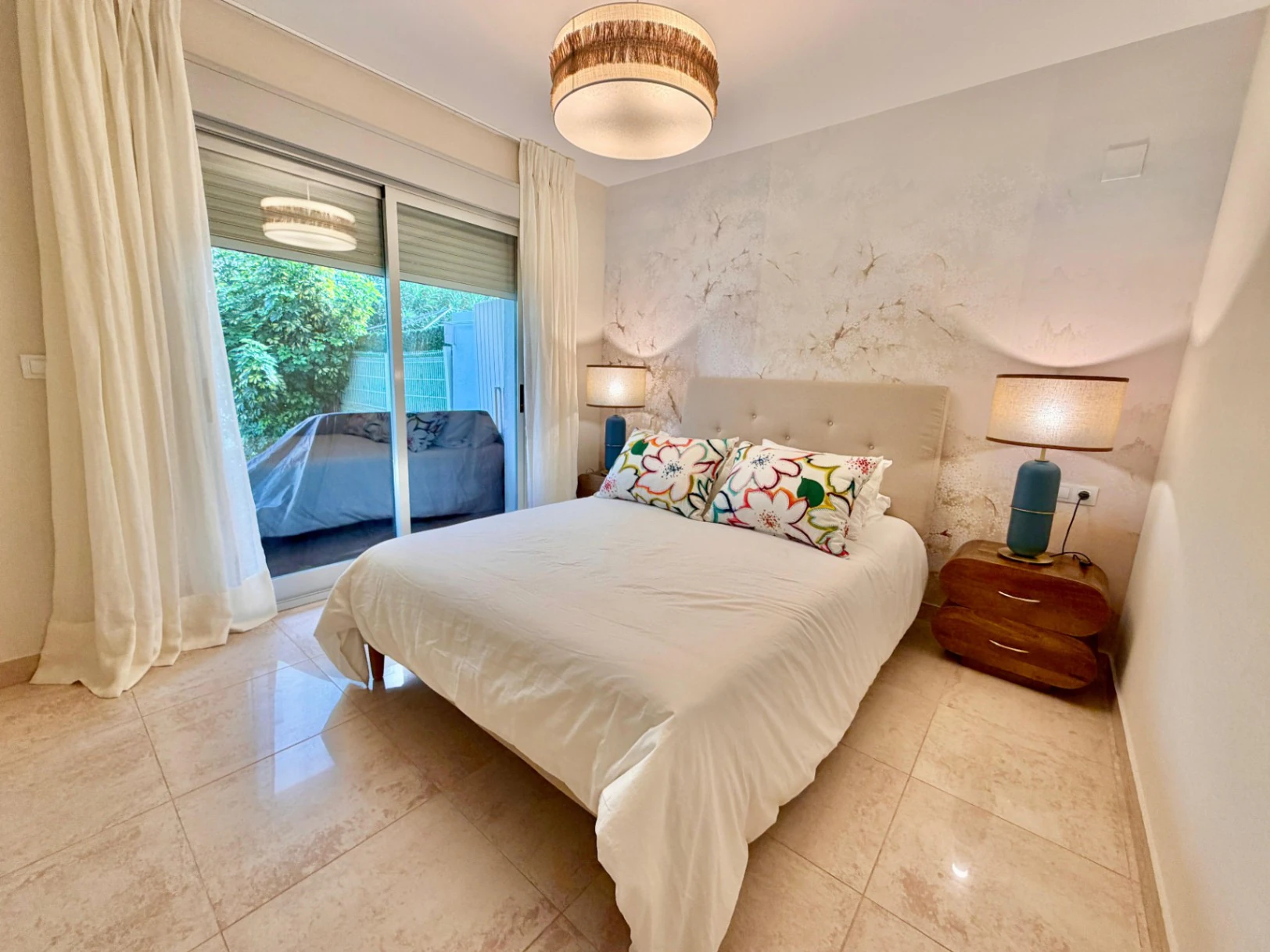 Apartamento reformado de 1 dormitorio en Denia con piscina comunitaria
