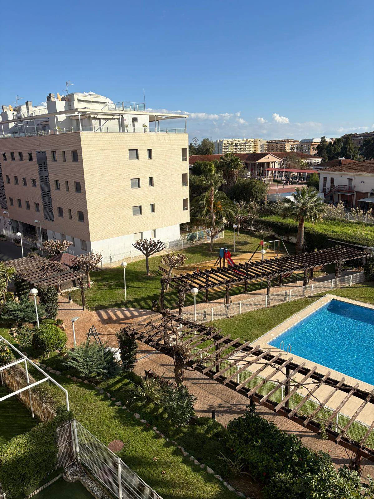 Apartamento reformado de 1 dormitorio en Denia con piscina comunitaria