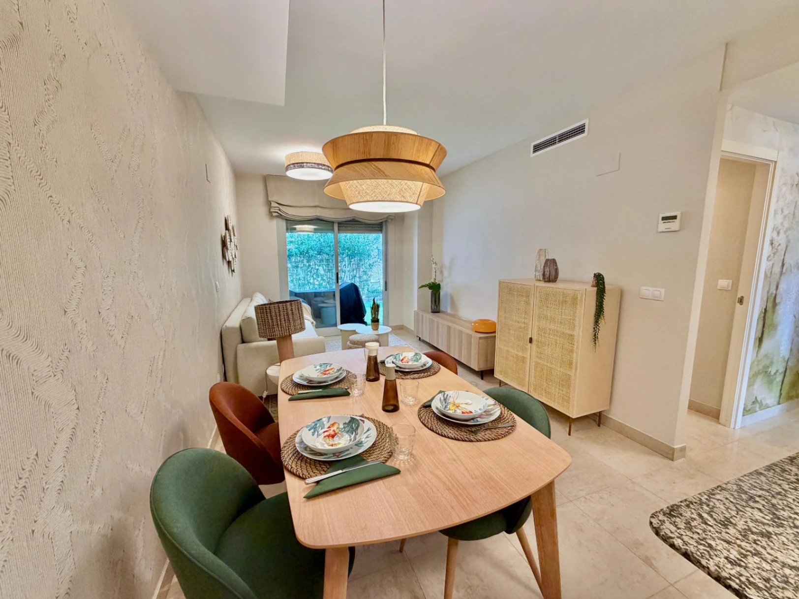 Apartamento reformado de 1 dormitorio en Denia con piscina comunitaria