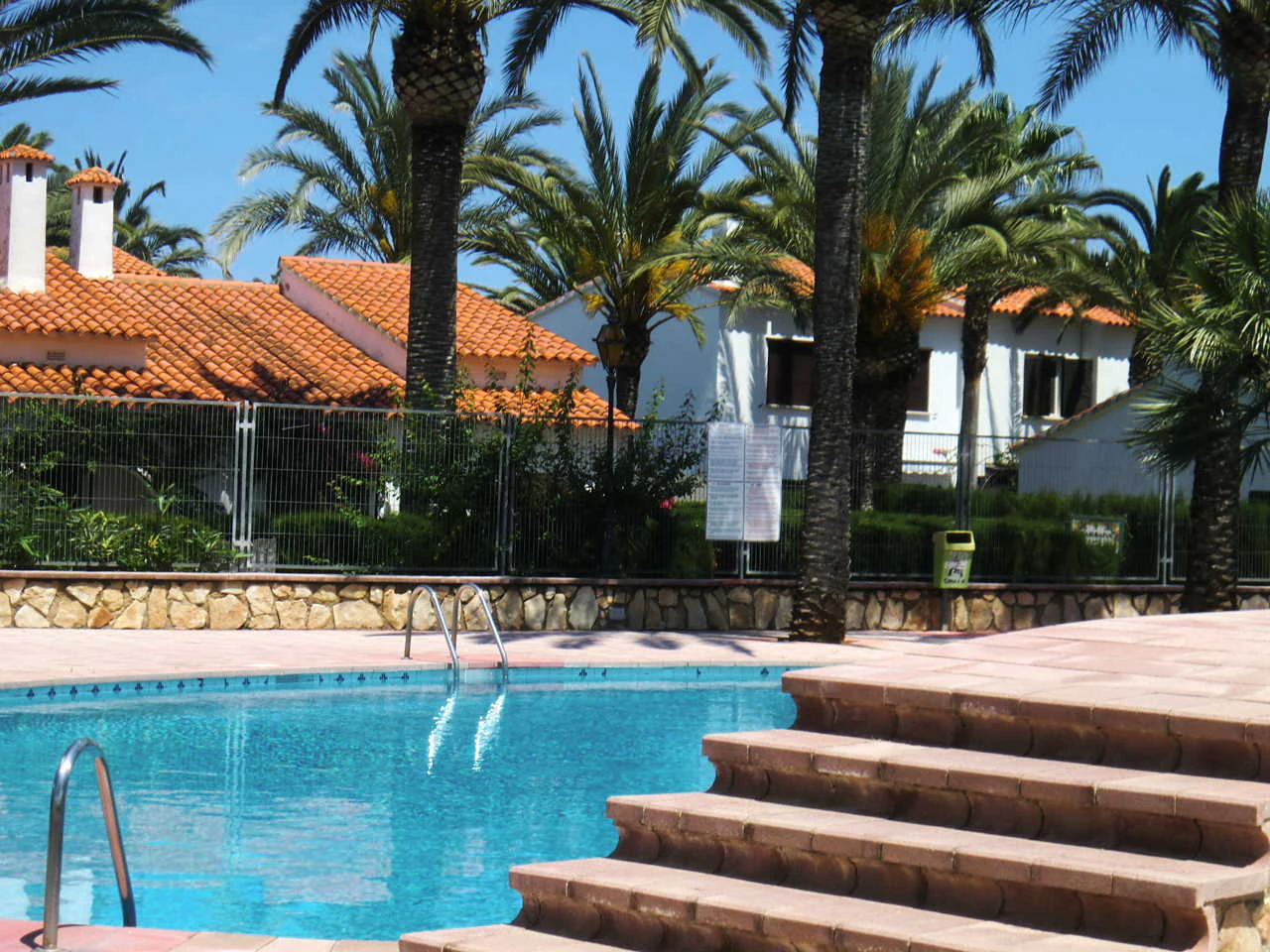 Apartamento en urbanización de playa en Las Marinas de Dénia.