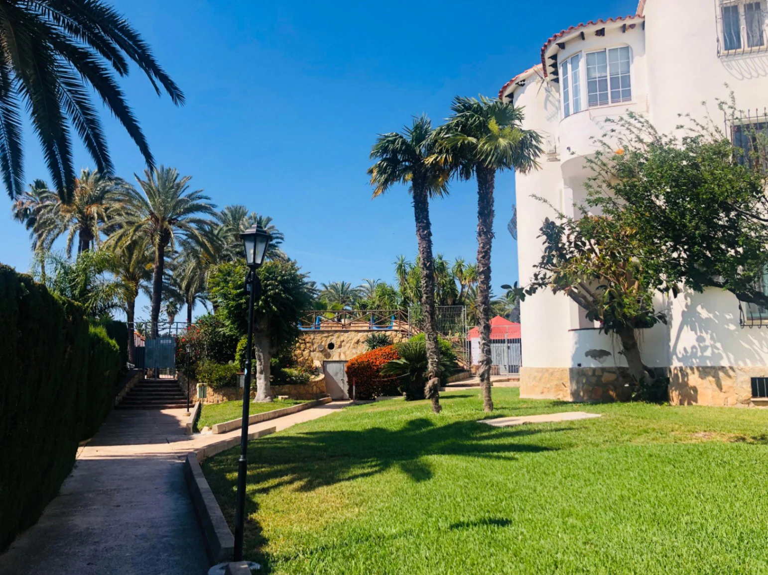Apartamento en urbanización de playa en Las Marinas de Dénia.