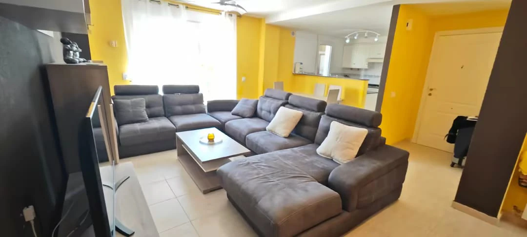 APARTAMENTO EN URBANIZACION A 1.200-metros DE DÉNIA Y  100 de PLAYA