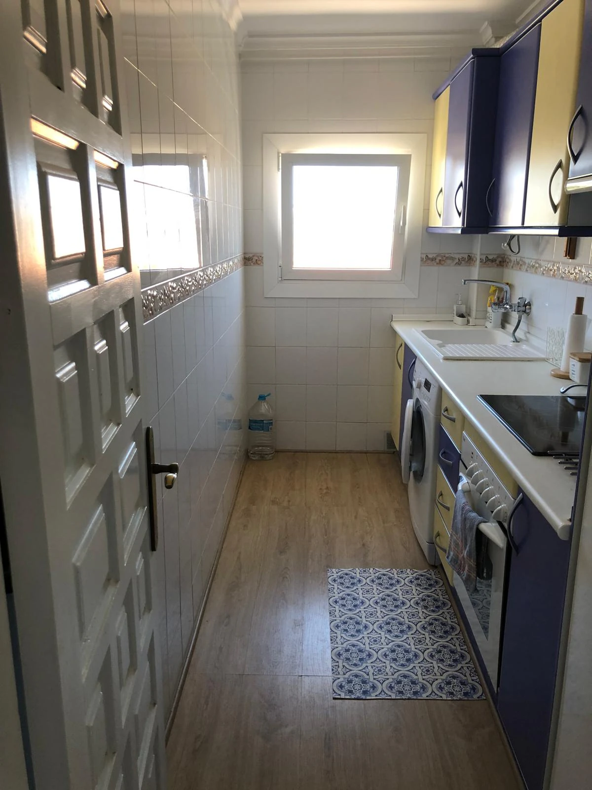 Apartamento tipo ático en tercera y última planta con vistas al mar.