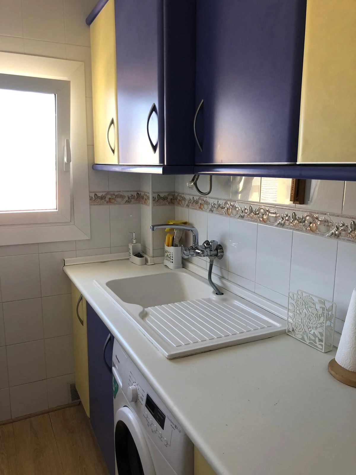 Apartamento tipo ático en tercera y última planta con vistas al mar.