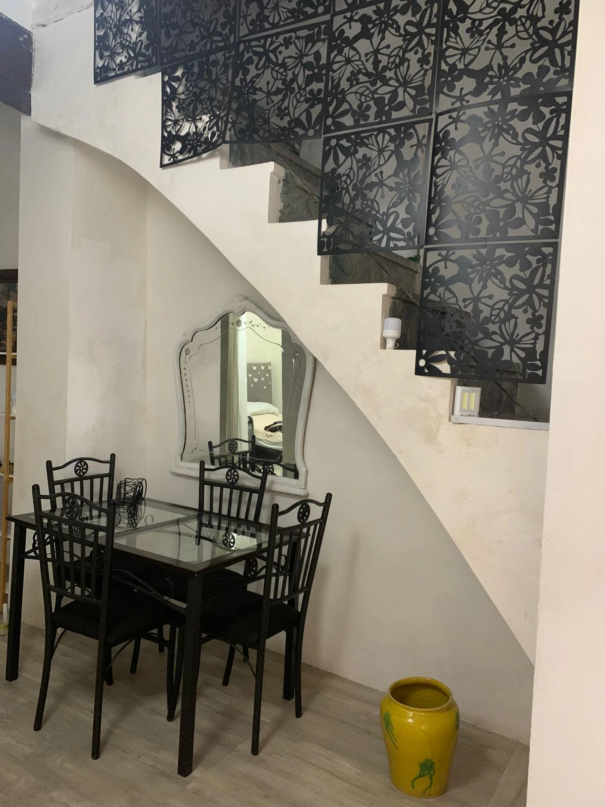 CASA PUEBLO ESQUINERA EN PILES