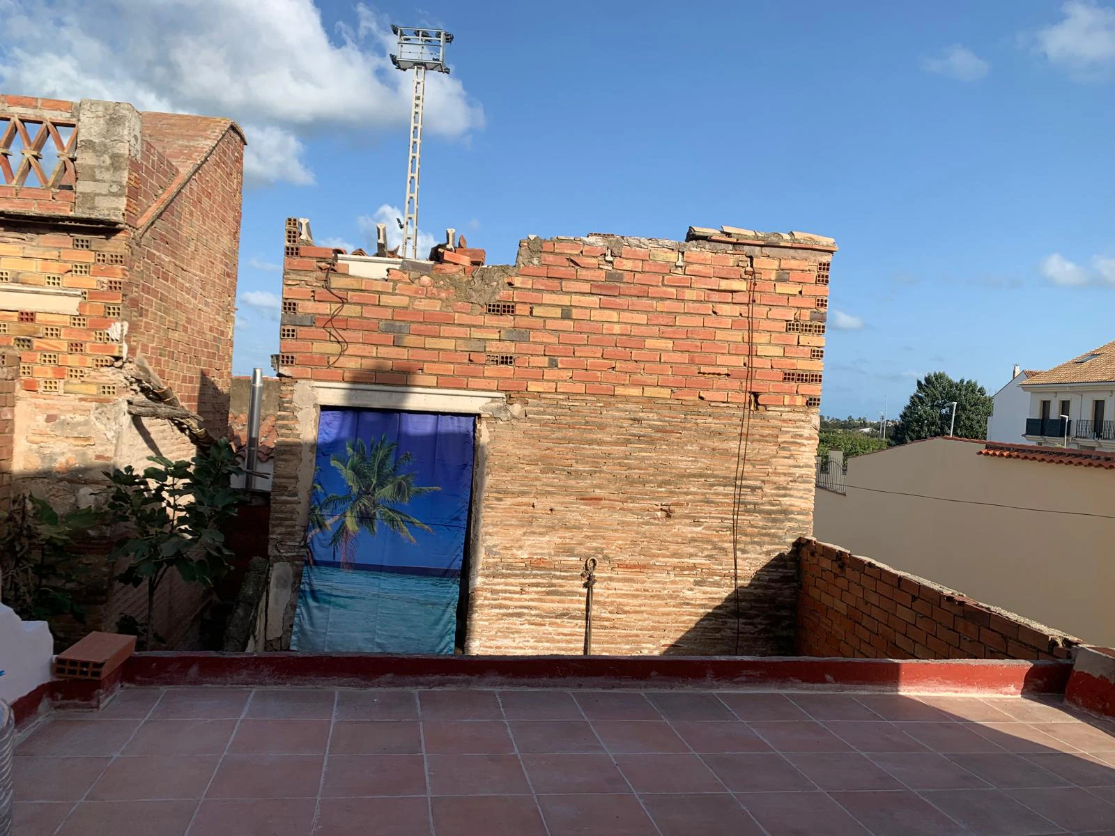 CASA PUEBLO ESQUINERA EN PILES