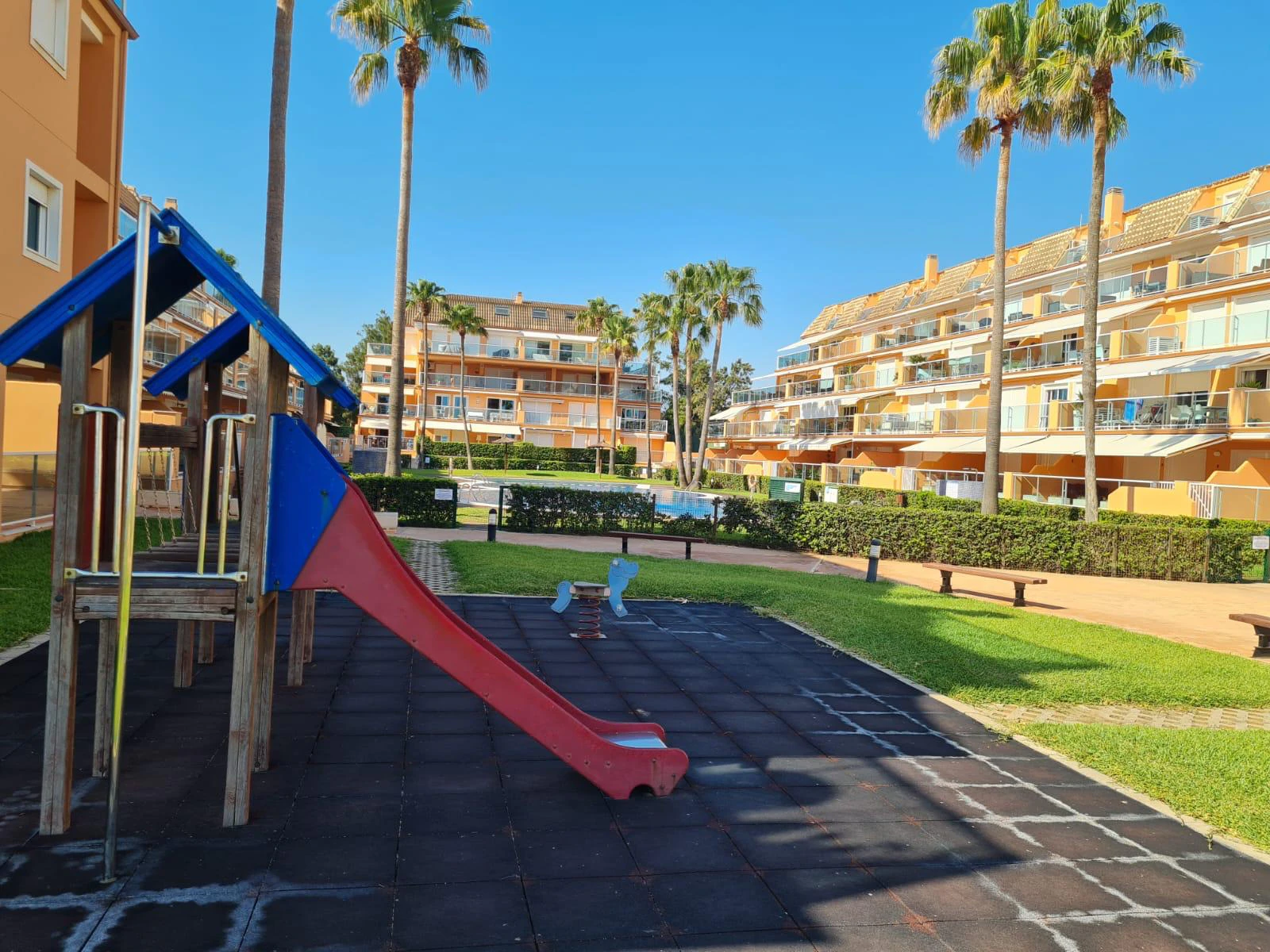 Apartamento en Denia con 3 dormitorios frente al mar