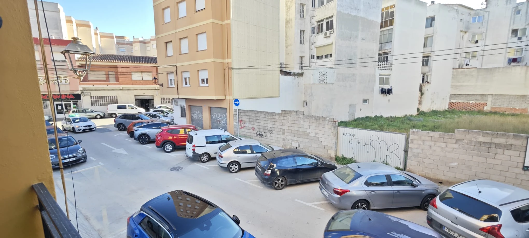 PISO CENTRICO en DENIA con 3 Dormitorios, Terrraza y Ascensor.