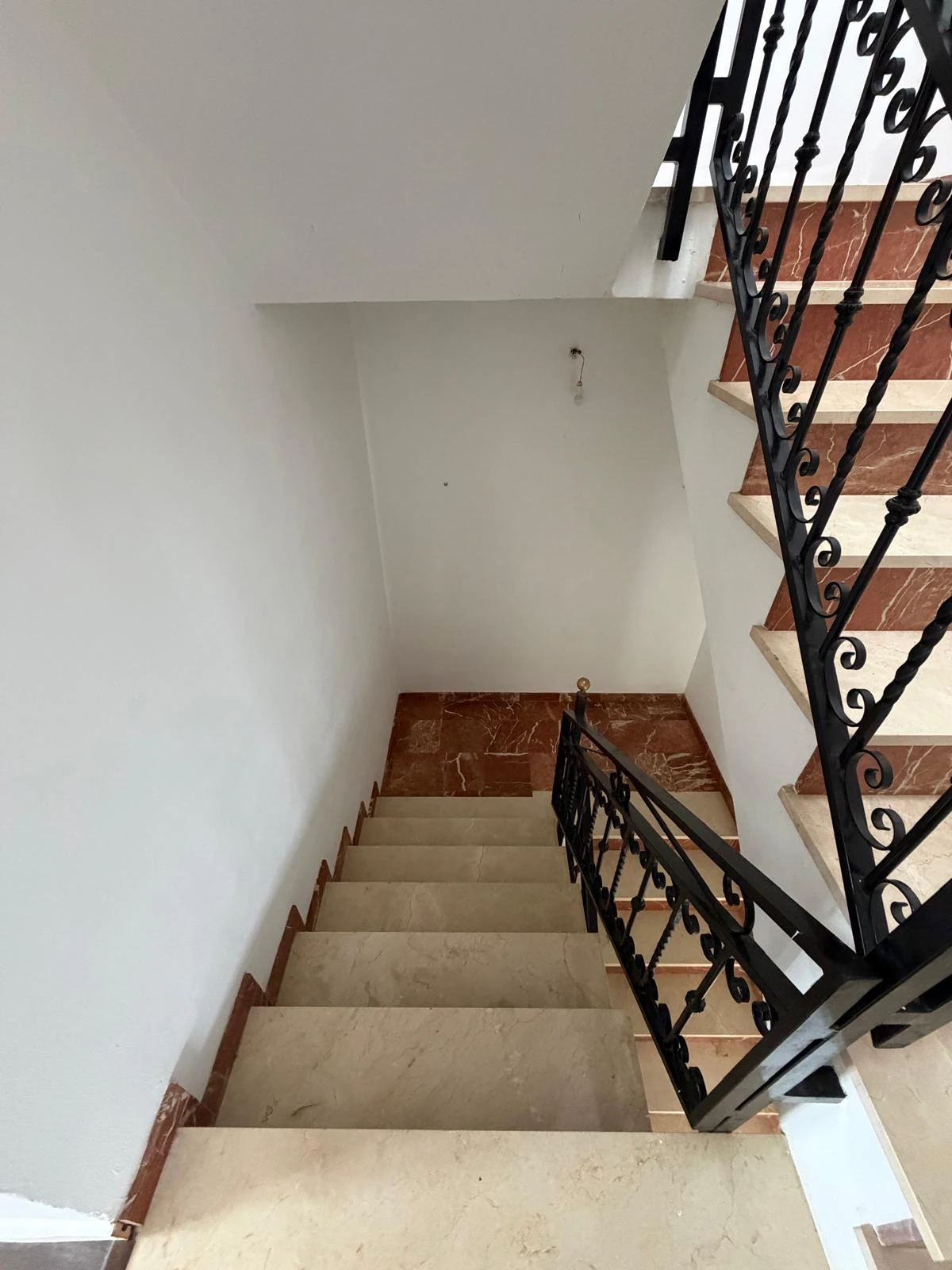 VENTA ADOSADO 3 DORMITORIOS EN PRIMERA LINEA