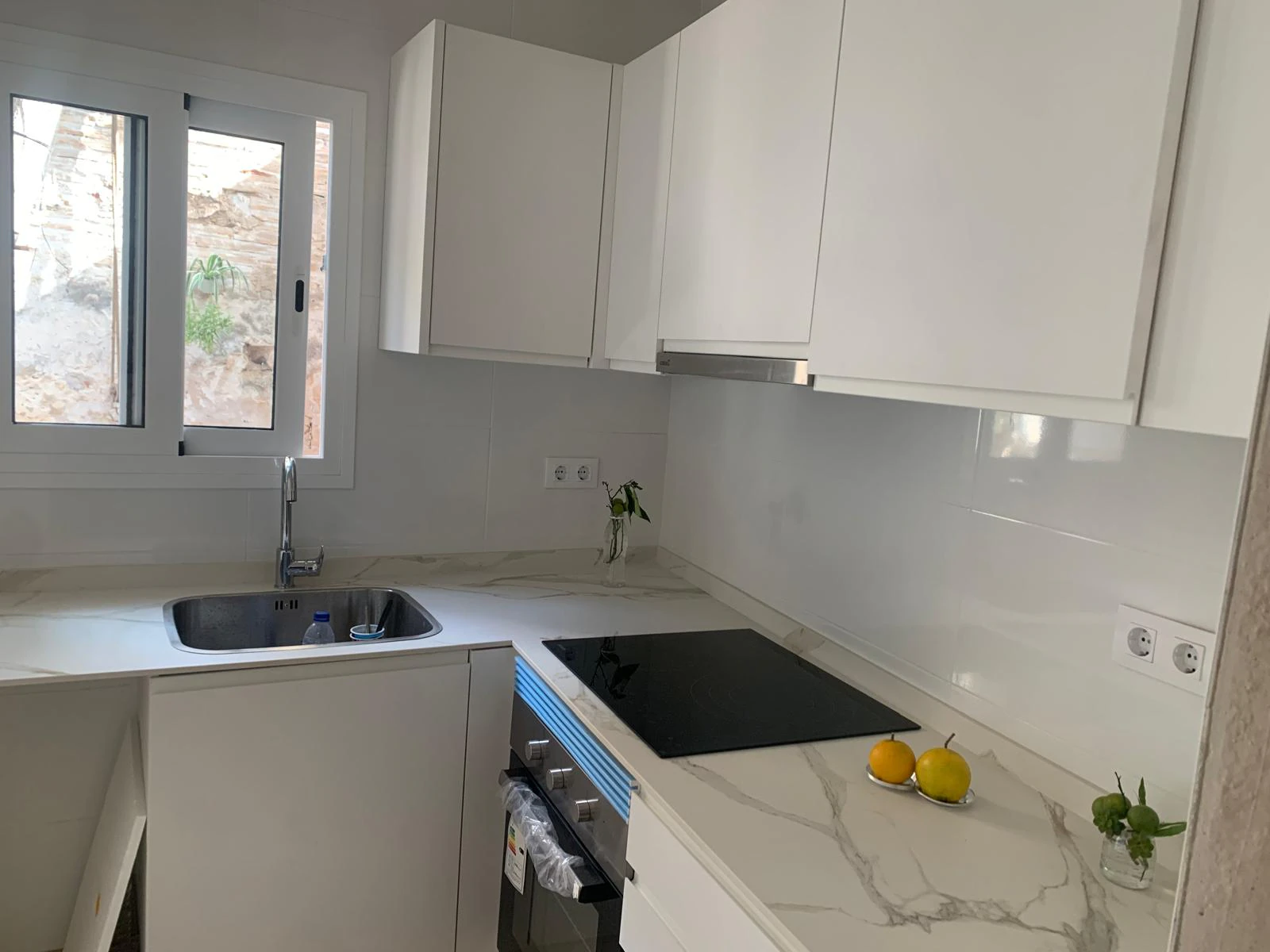 CASA PUEBLO ESQUINERA EN PILES