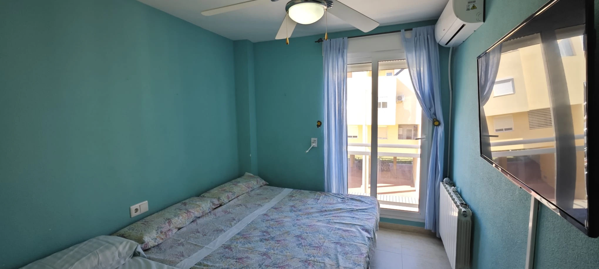 APARTAMENTO EN URBANIZACION A 1.200-metros DE DÉNIA Y  100 de PLAYA