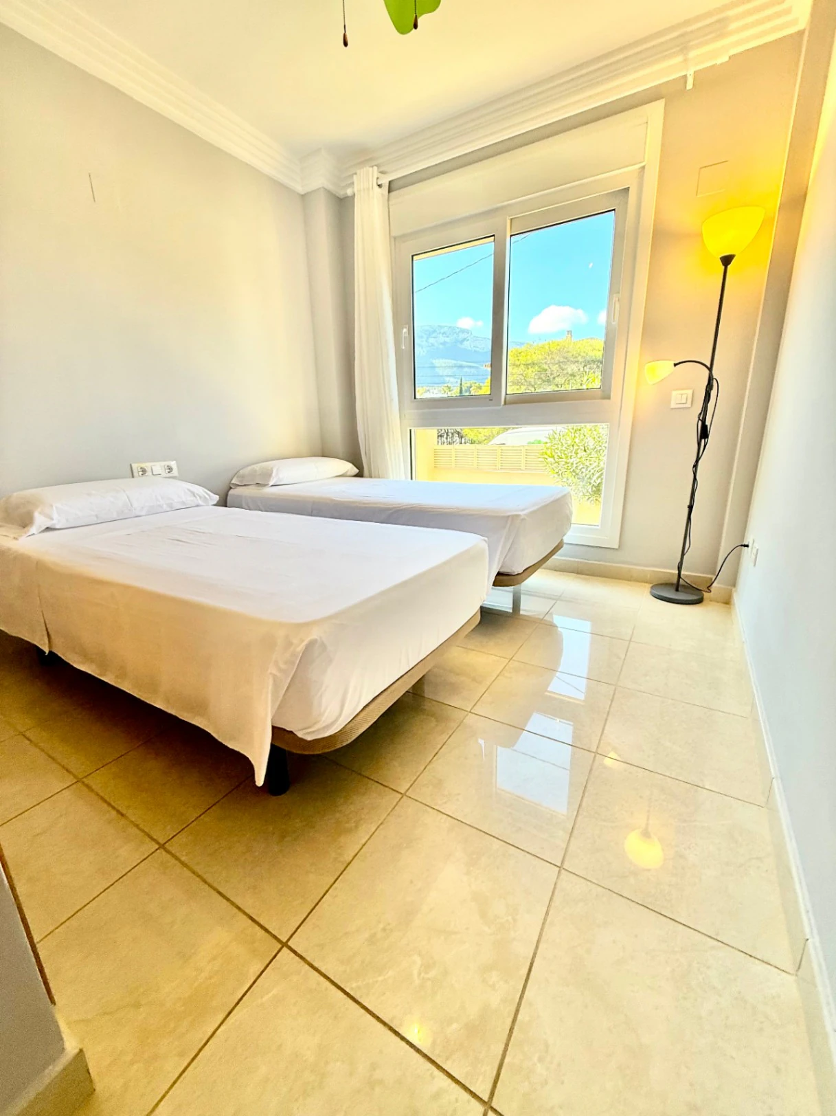 VENTA DE APARTAMENTO EN DENIA MONTGO, ANDANDO AL CASO URBANO
