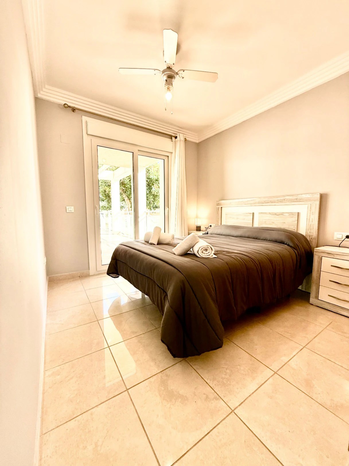 VENTA DE APARTAMENTO EN DENIA MONTGO, ANDANDO AL CASO URBANO