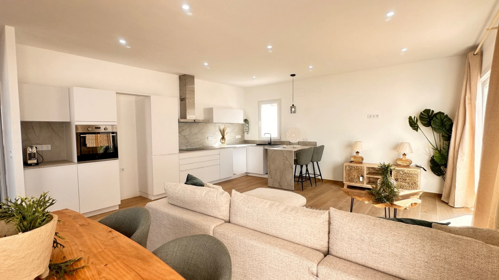 VENTA DE CHALET INDEPENDIENTE (NO ADOSADOS) ALTO STANDING, OBRA NUEVA, EN ZONA DE DENIA