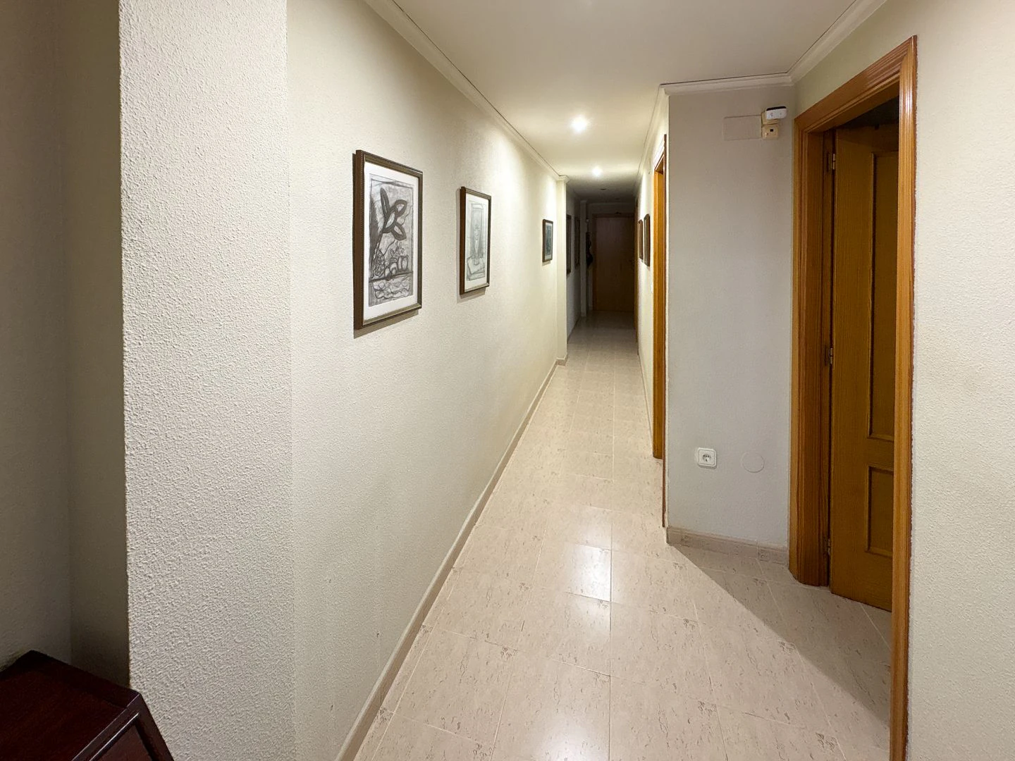 Impecable piso de 121m² con ascensor, garaje y trastero en Av. Miguel Hernández, Dénia.