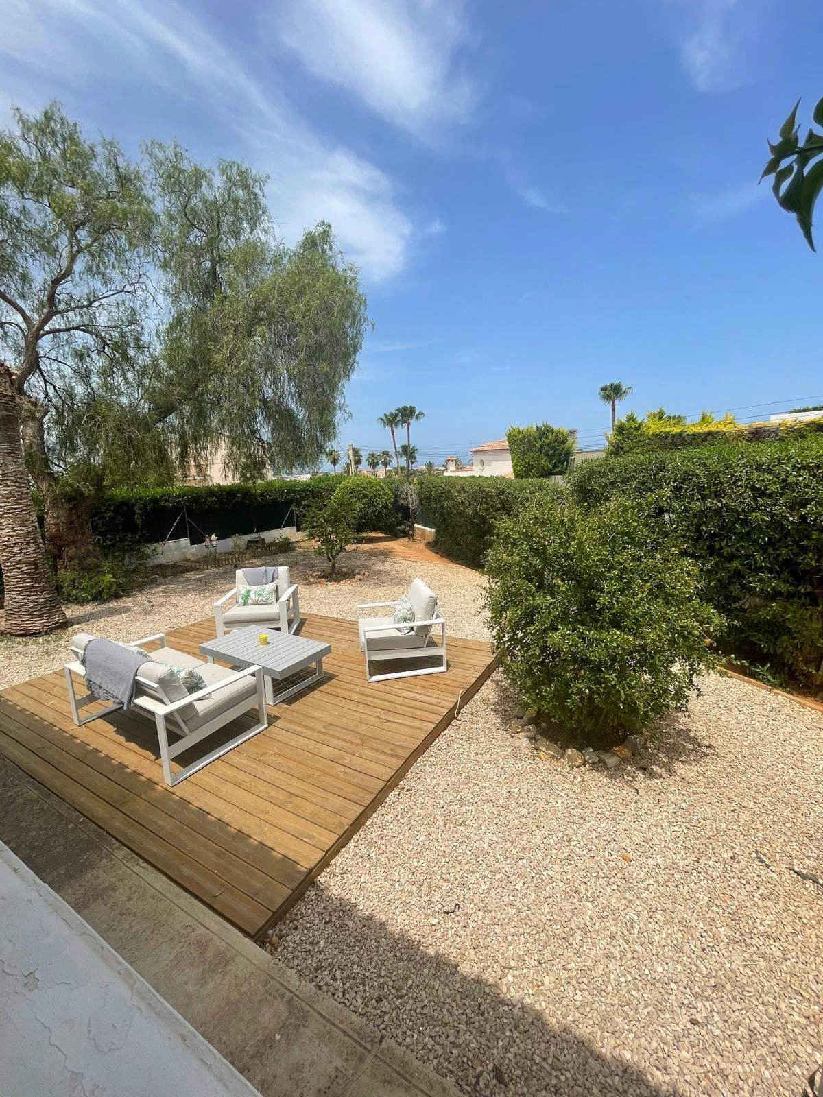 CASA DE CUATRO DORMITORIOS EN DENIA,MONTGO