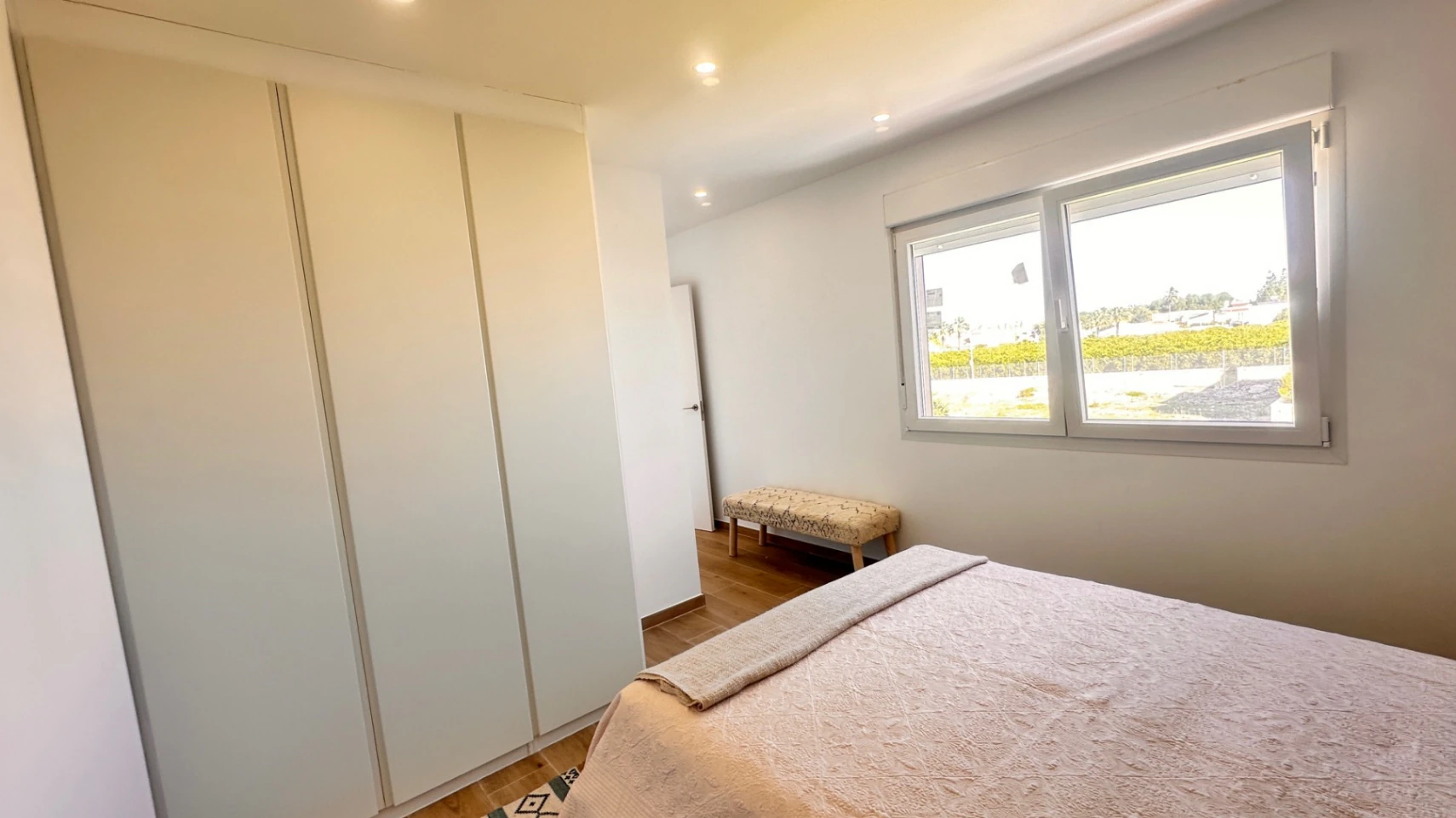 VENTA DE CHALET INDEPENDIENTE (NO ADOSADOS) ALTO STANDING, OBRA NUEVA, EN ZONA DE DENIA