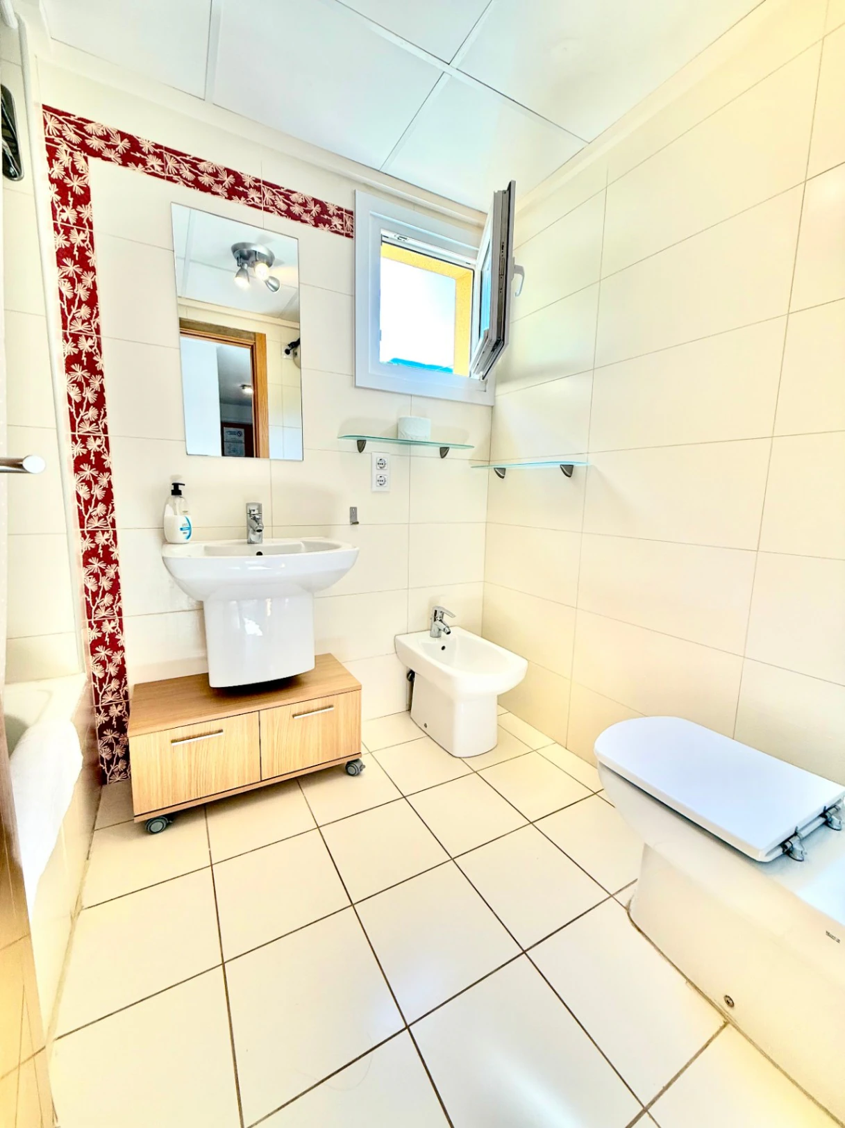 VENTA DE APARTAMENTO EN DENIA MONTGO, ANDANDO AL CASO URBANO