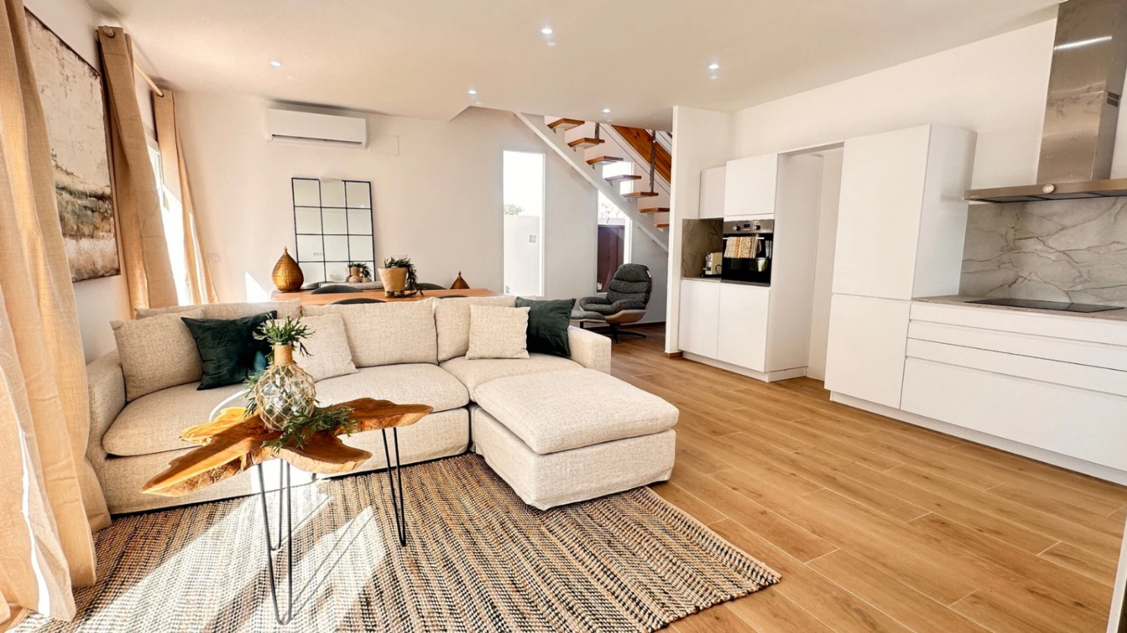VENTA DE CHALET INDEPENDIENTE (NO ADOSADOS) ALTO STANDING, OBRA NUEVA, EN ZONA DE DENIA
