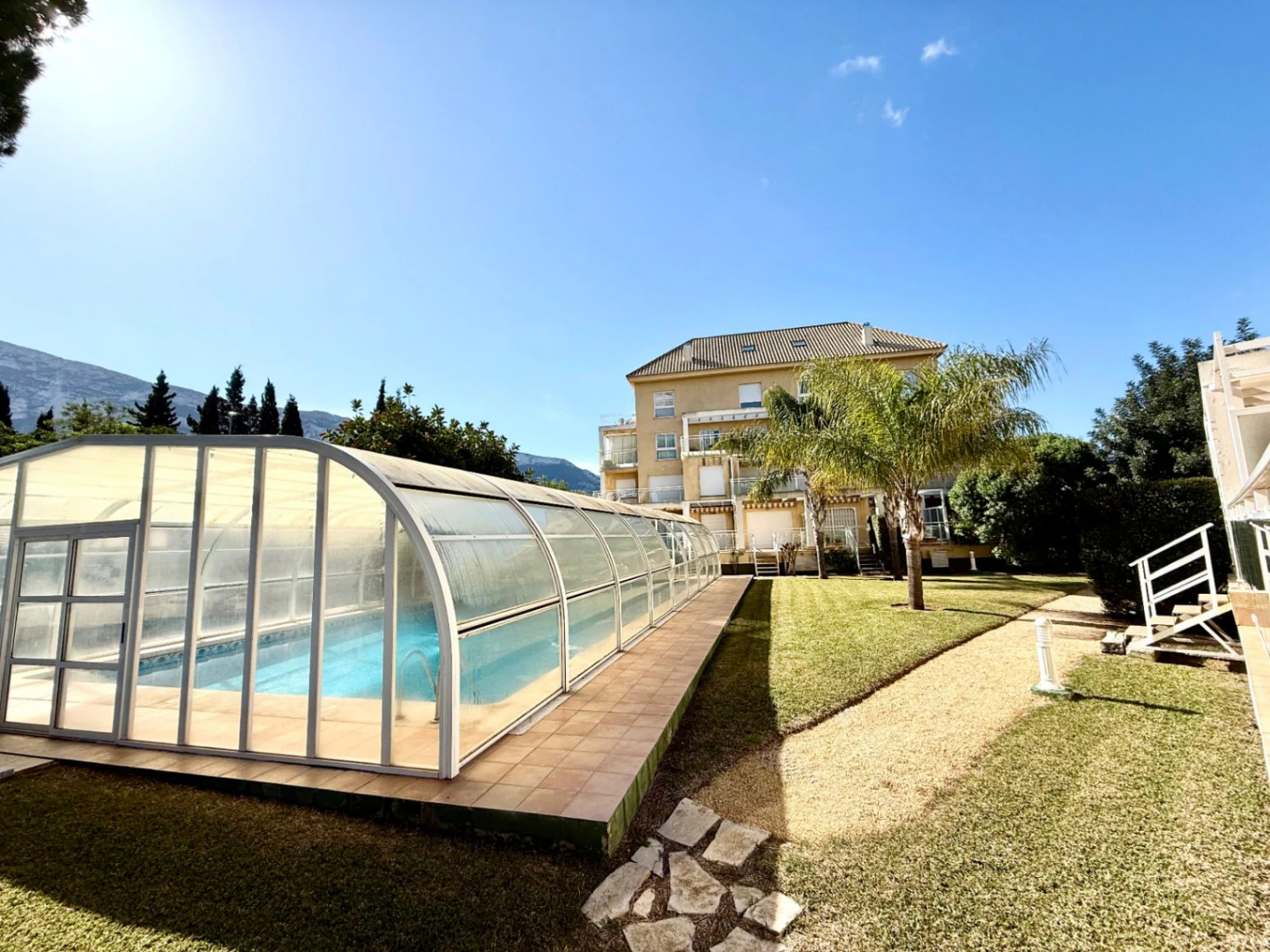 VENTA DE APARTAMENTO EN DENIA MONTGO, ANDANDO AL CASO URBANO