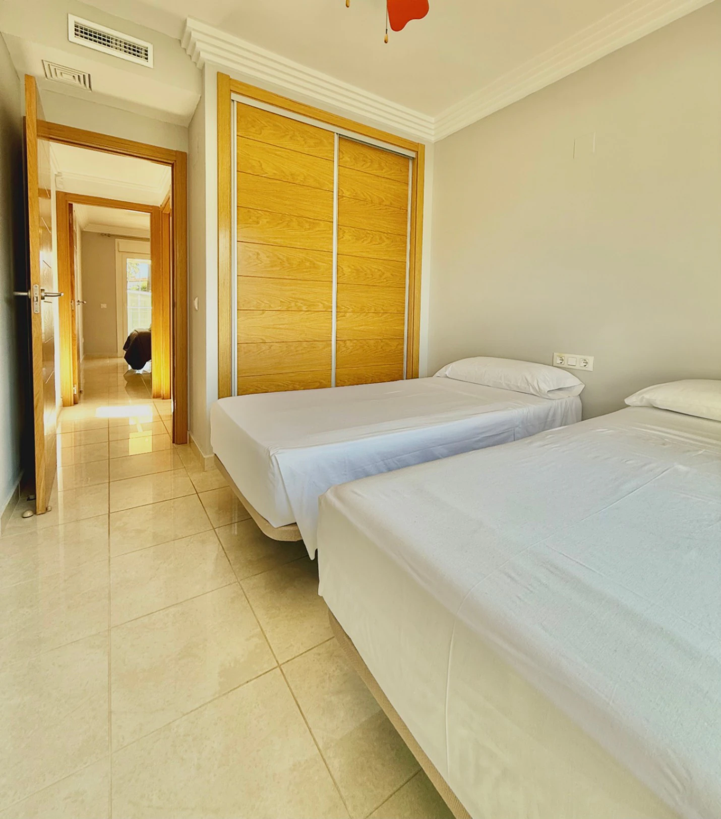 VENTA DE APARTAMENTO EN DENIA MONTGO, ANDANDO AL CASO URBANO