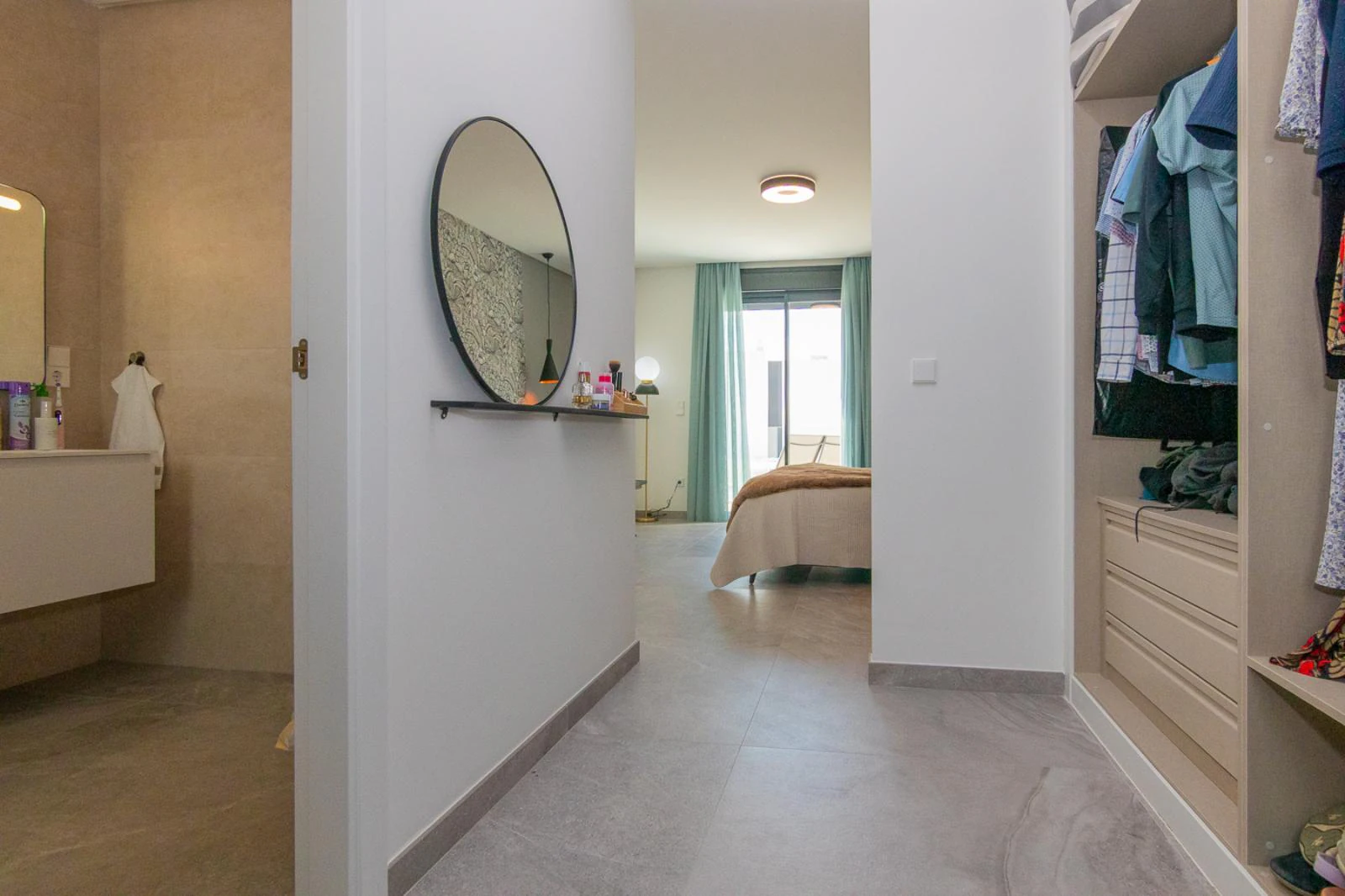 Villa moderna con vistas al mar y montaña en Denia