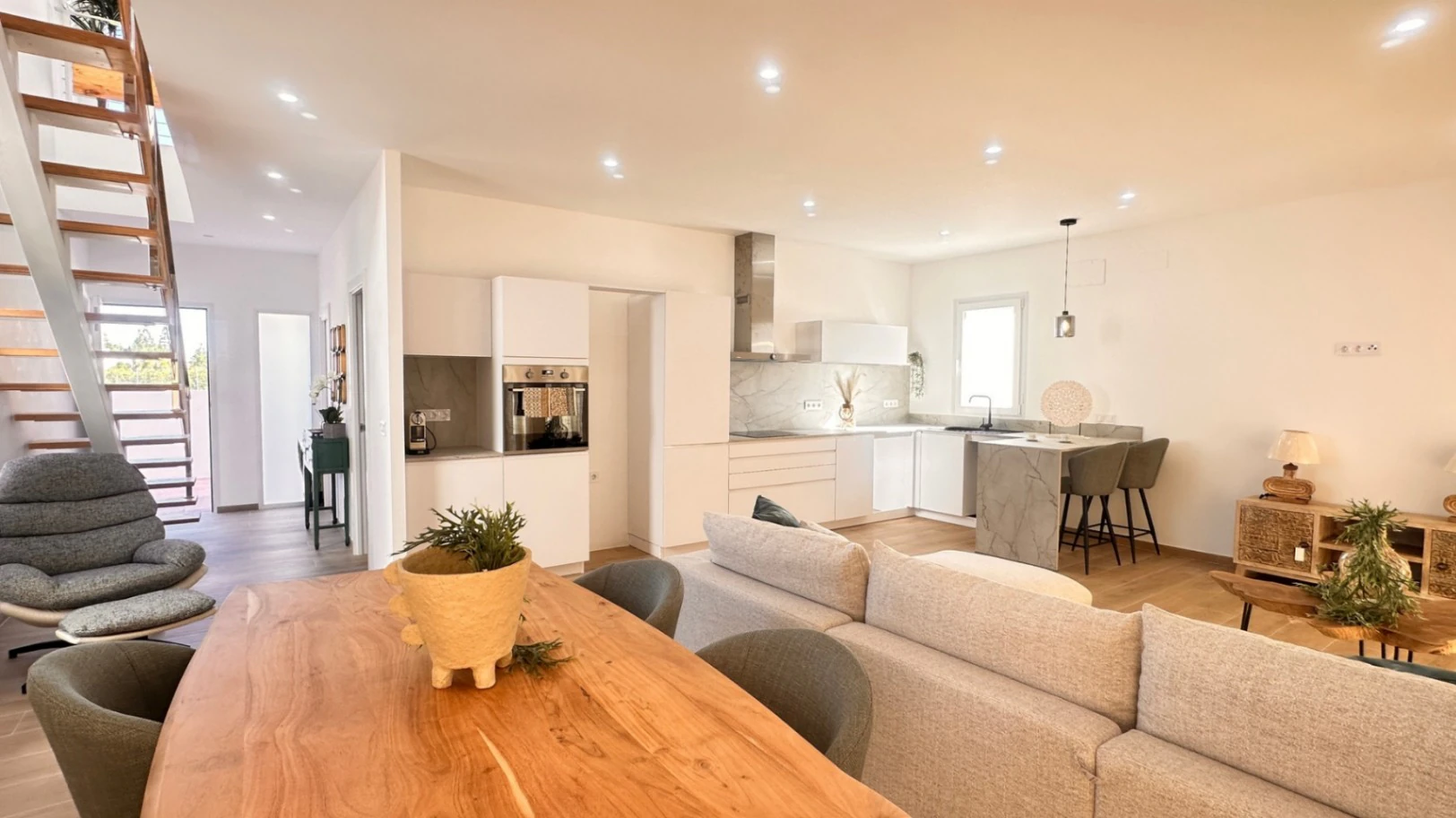 VENTA DE CHALET INDEPENDIENTE (NO ADOSADOS) ALTO STANDING, OBRA NUEVA, EN ZONA DE DENIA