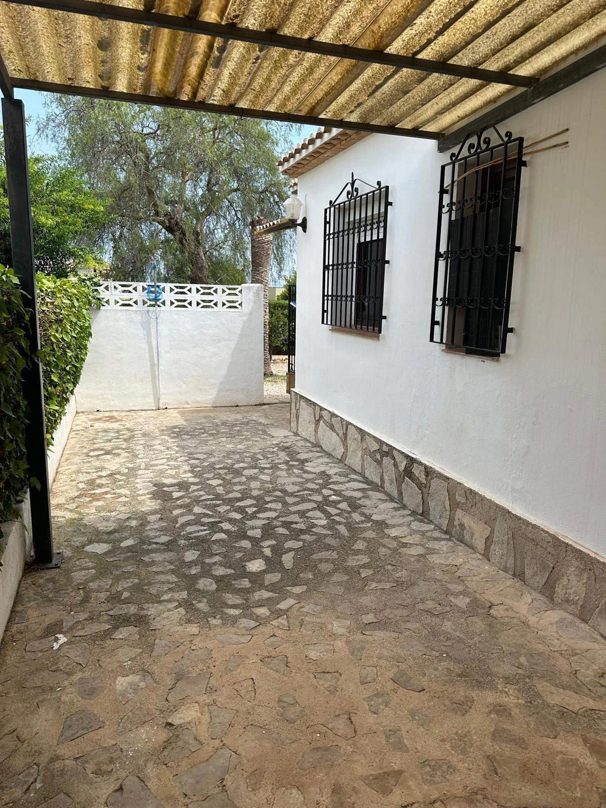 CASA DE CUATRO DORMITORIOS EN DENIA,MONTGO