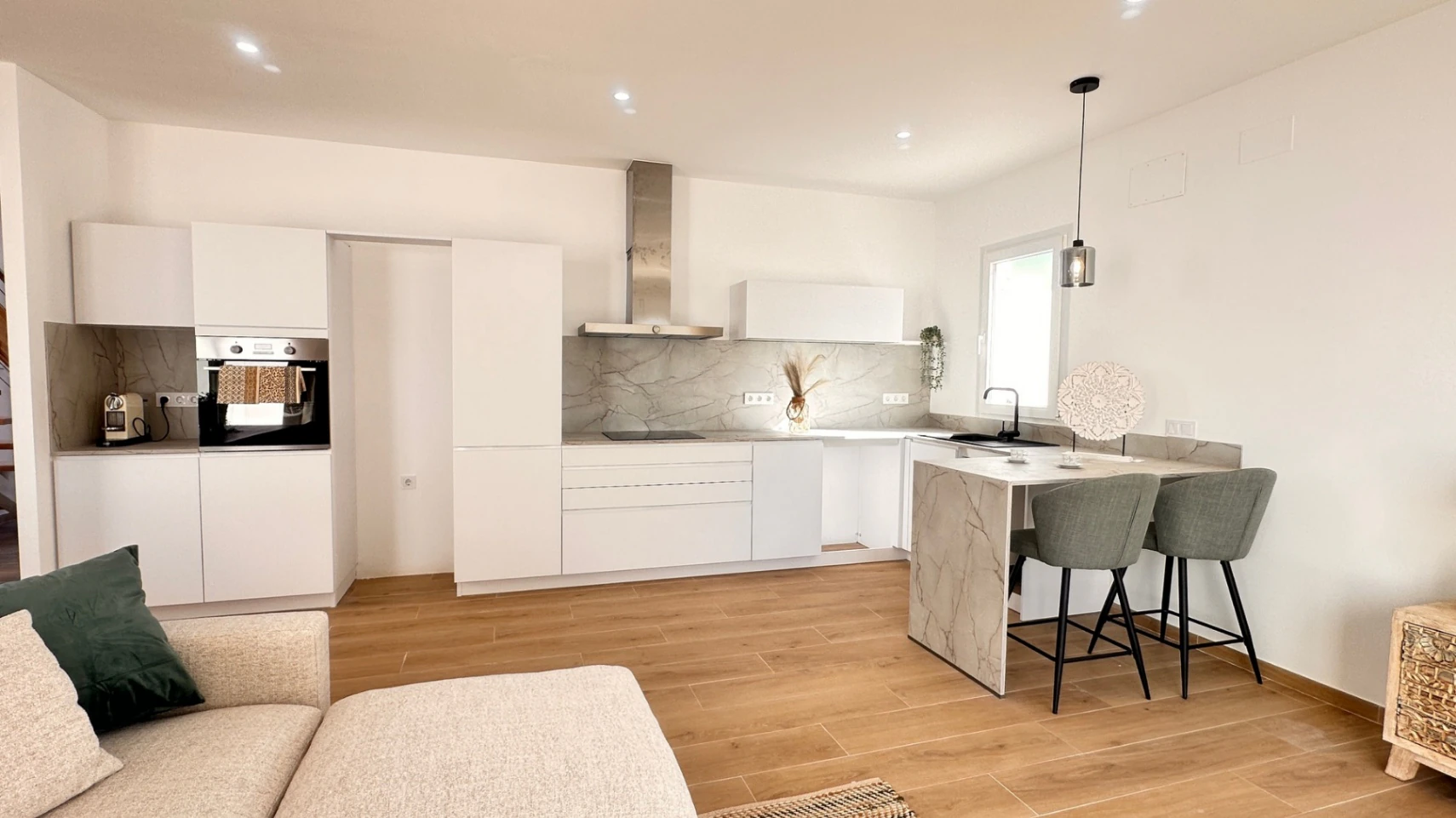VENTA DE CHALET INDEPENDIENTE (NO ADOSADOS) ALTO STANDING, OBRA NUEVA, EN ZONA DE DENIA