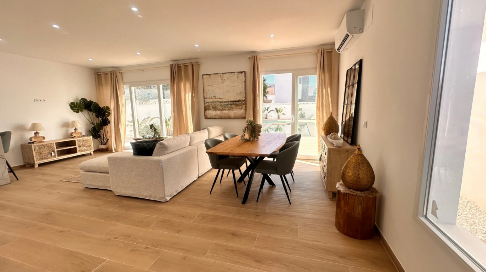 VENTA DE CHALET INDEPENDIENTE (NO ADOSADOS) ALTO STANDING, OBRA NUEVA, EN ZONA DE DENIA