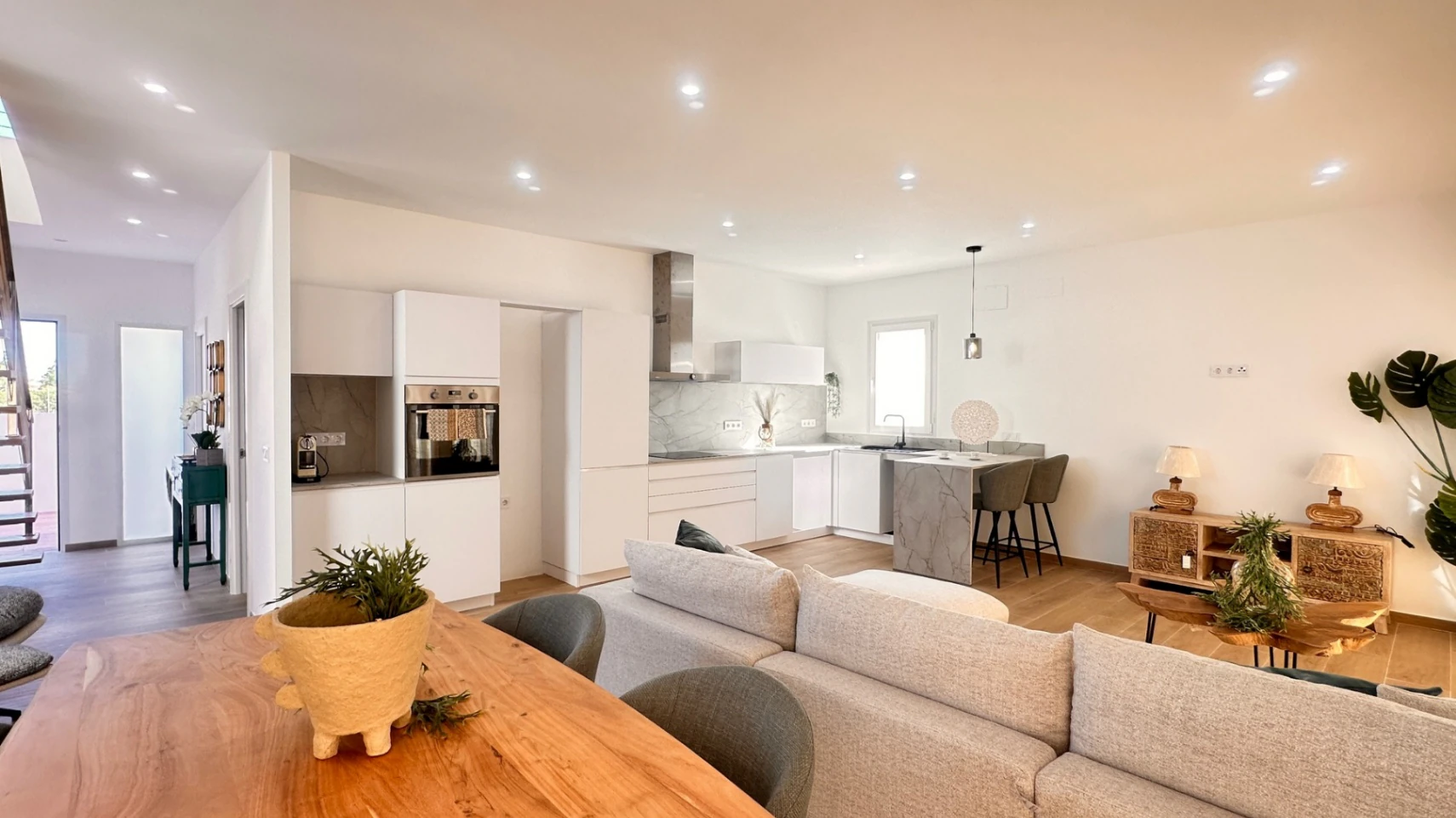 VENTA DE CHALET INDEPENDIENTE (NO ADOSADOS) ALTO STANDING, OBRA NUEVA, EN ZONA DE DENIA