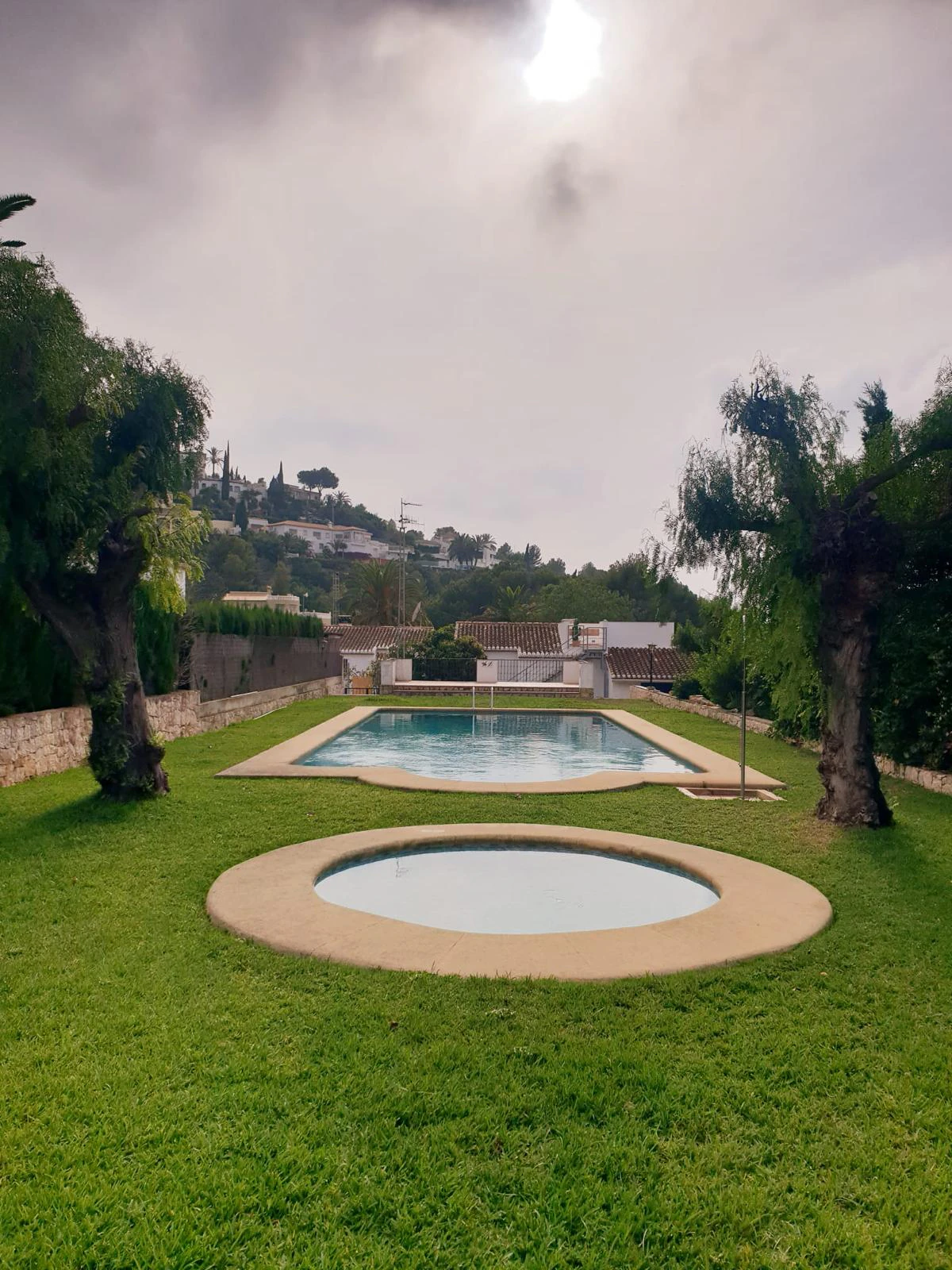 CASA DE CUATRO DORMITORIOS EN DENIA,MONTGO