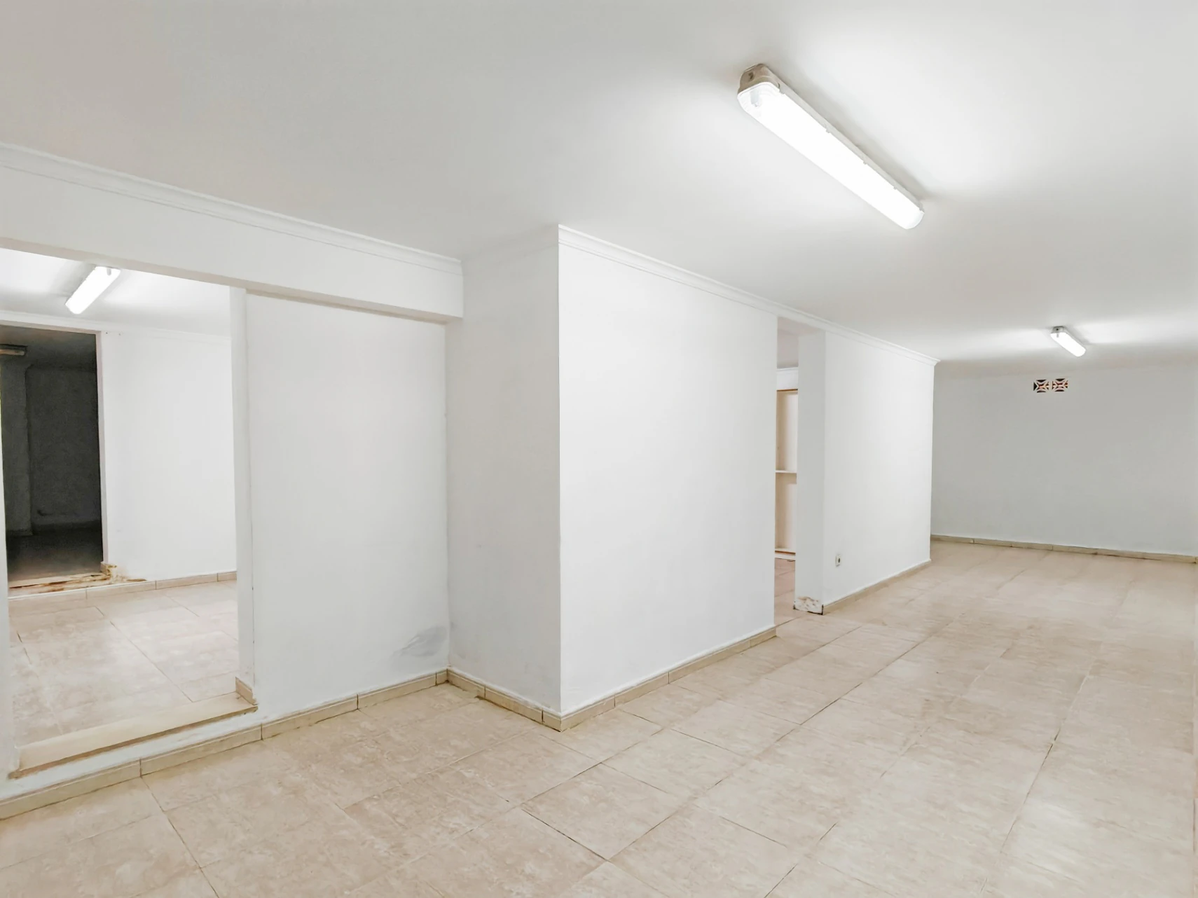 Gran chalet/villa en venta  muy   amplia  con piscina privada  en Denia