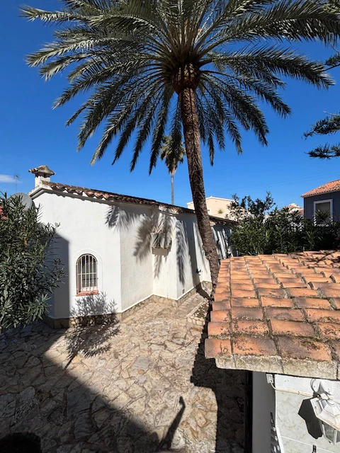 Freistehende Villa nahe dem Meer