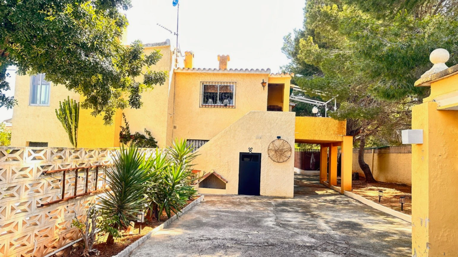Villa на продажа в Denia, Alicante