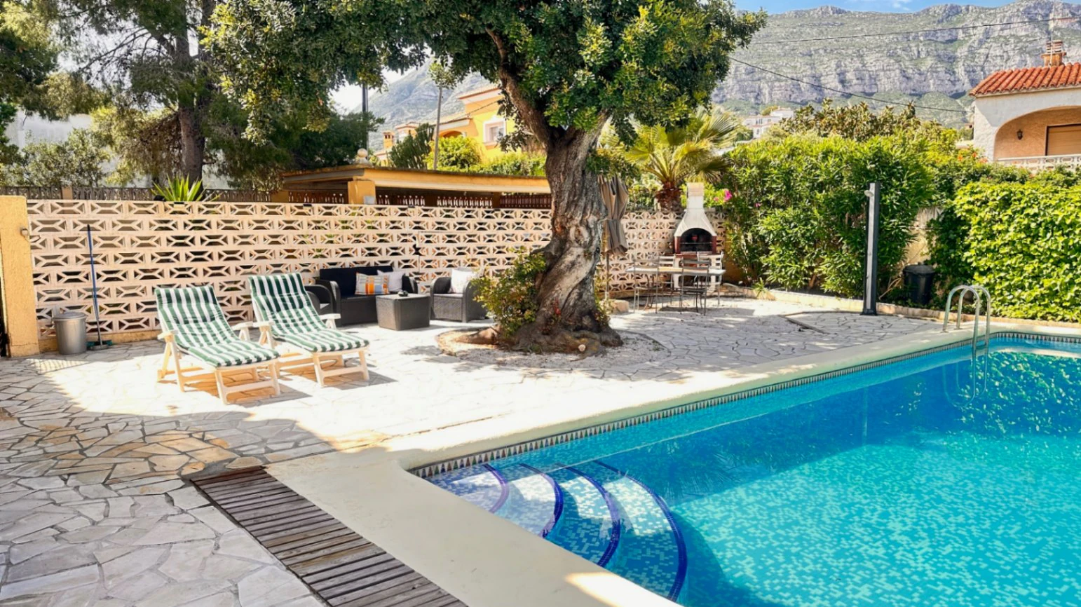 Villa на продажа в Denia, Alicante