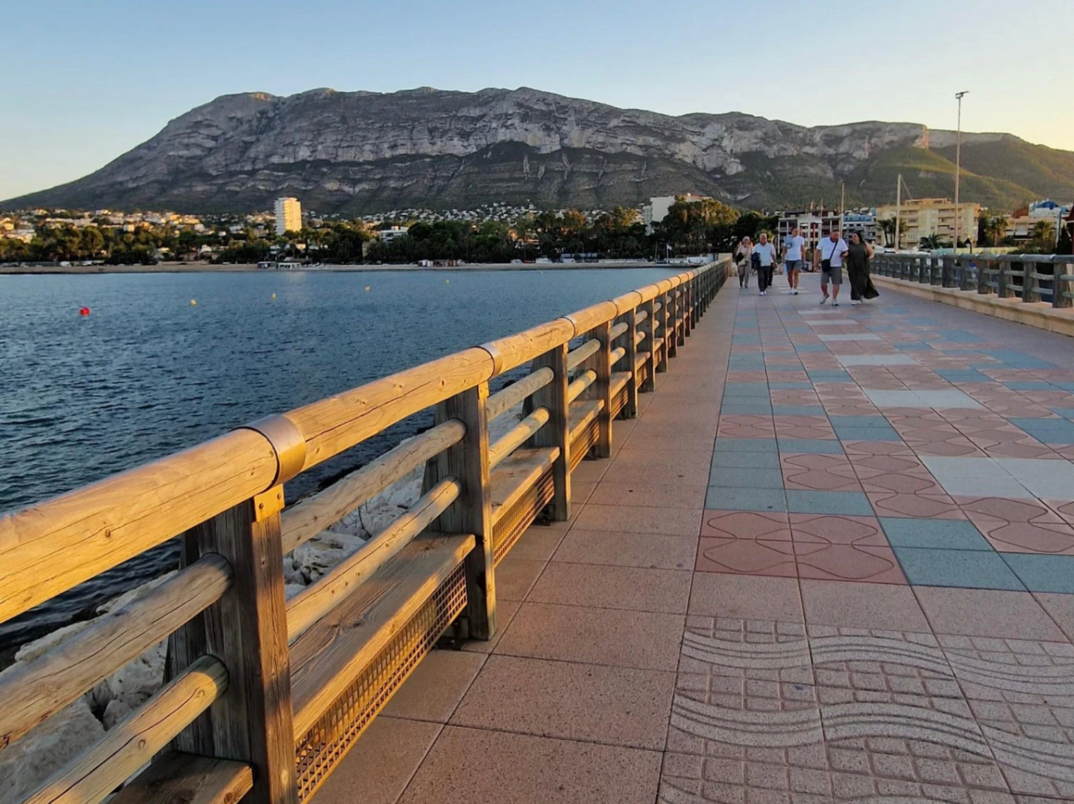 Renovated apartment with 2 bedrooms in Denia, Alicante.