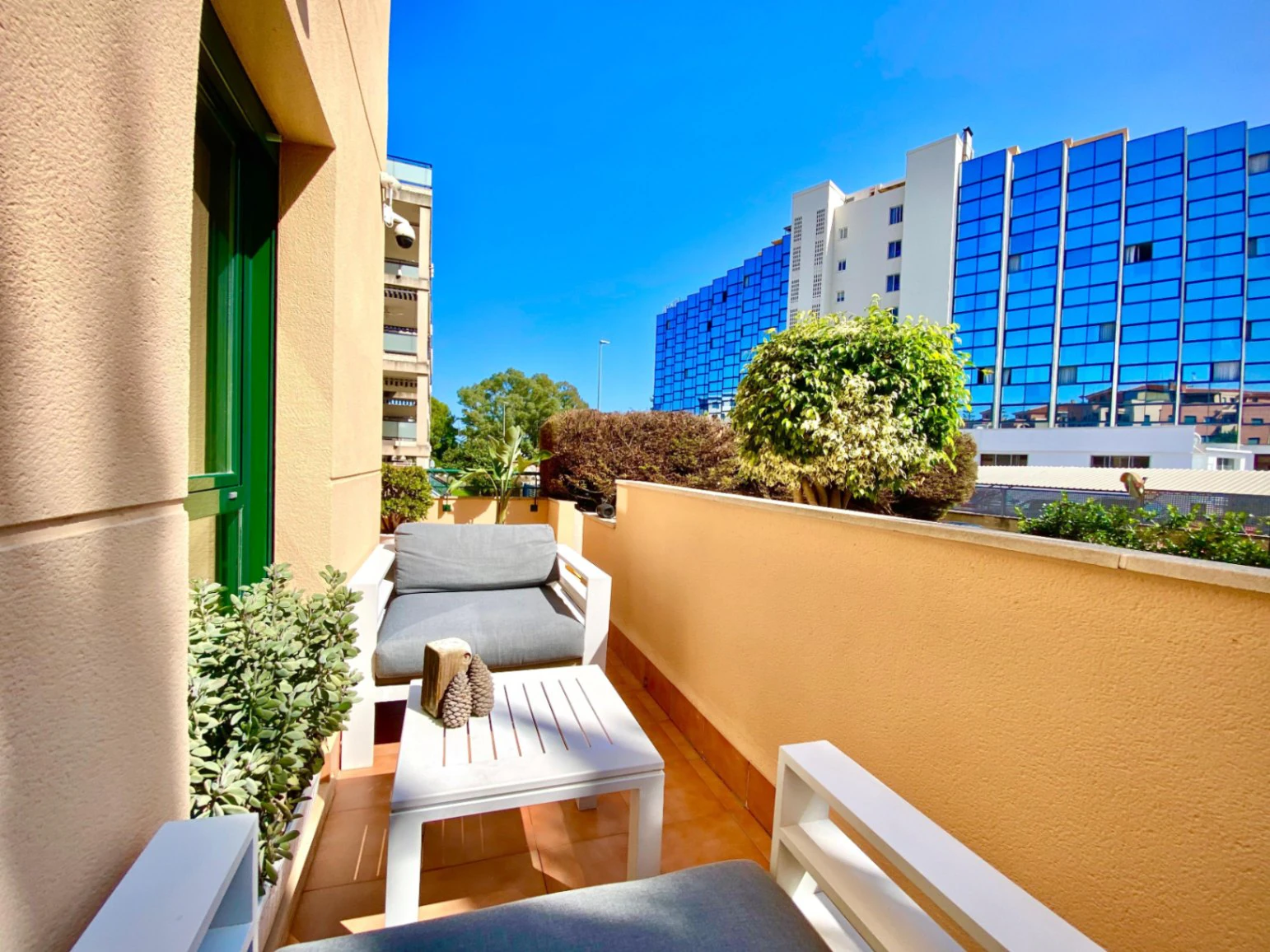 Renovated apartment with 2 bedrooms in Denia, Alicante.