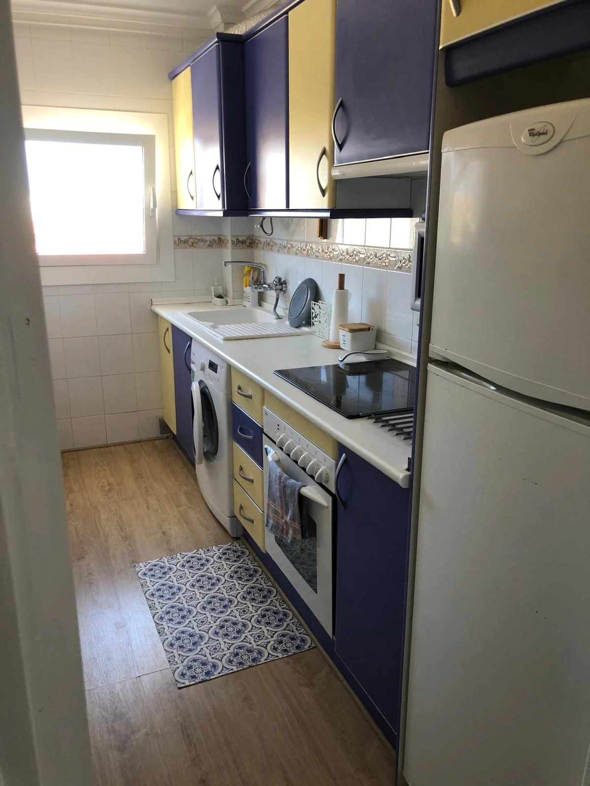 Apartamento tipo ático en tercera y última planta con vistas al mar.