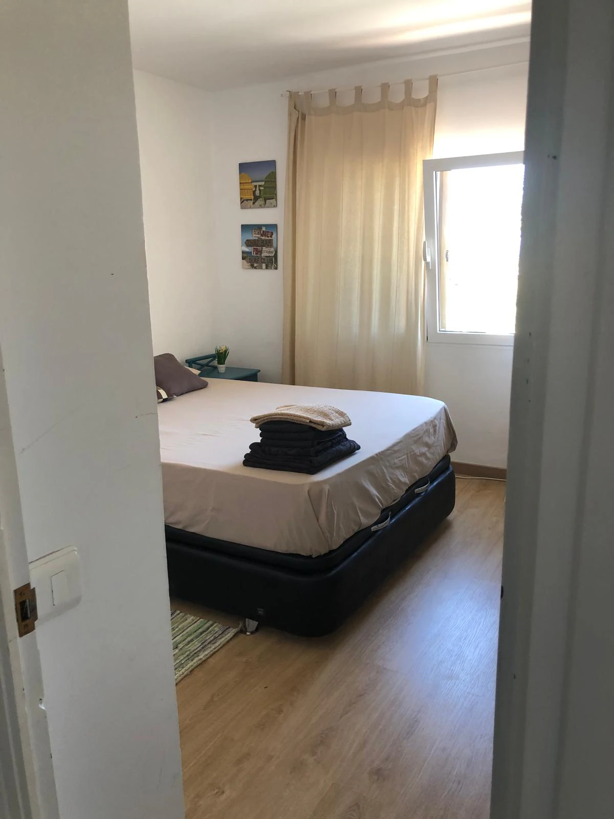 Apartamento tipo ático en tercera y última planta con vistas al mar.