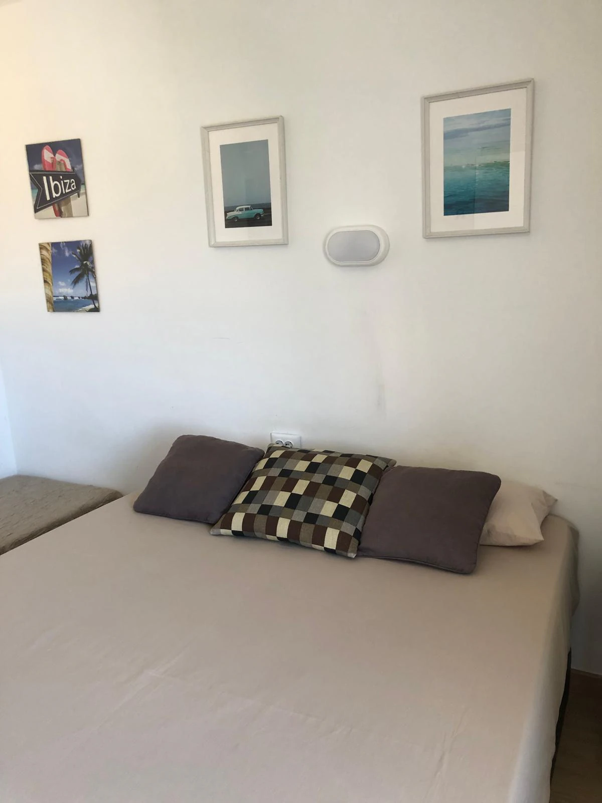 Apartamento tipo ático en tercera y última planta con vistas al mar.