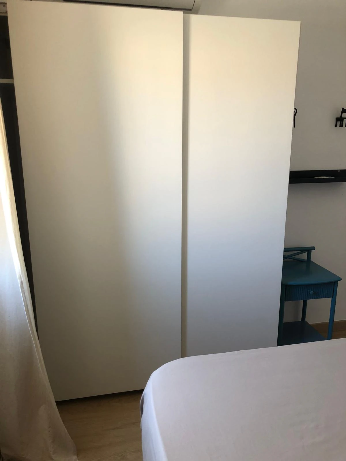 Apartamento tipo ático en tercera y última planta con vistas al mar.