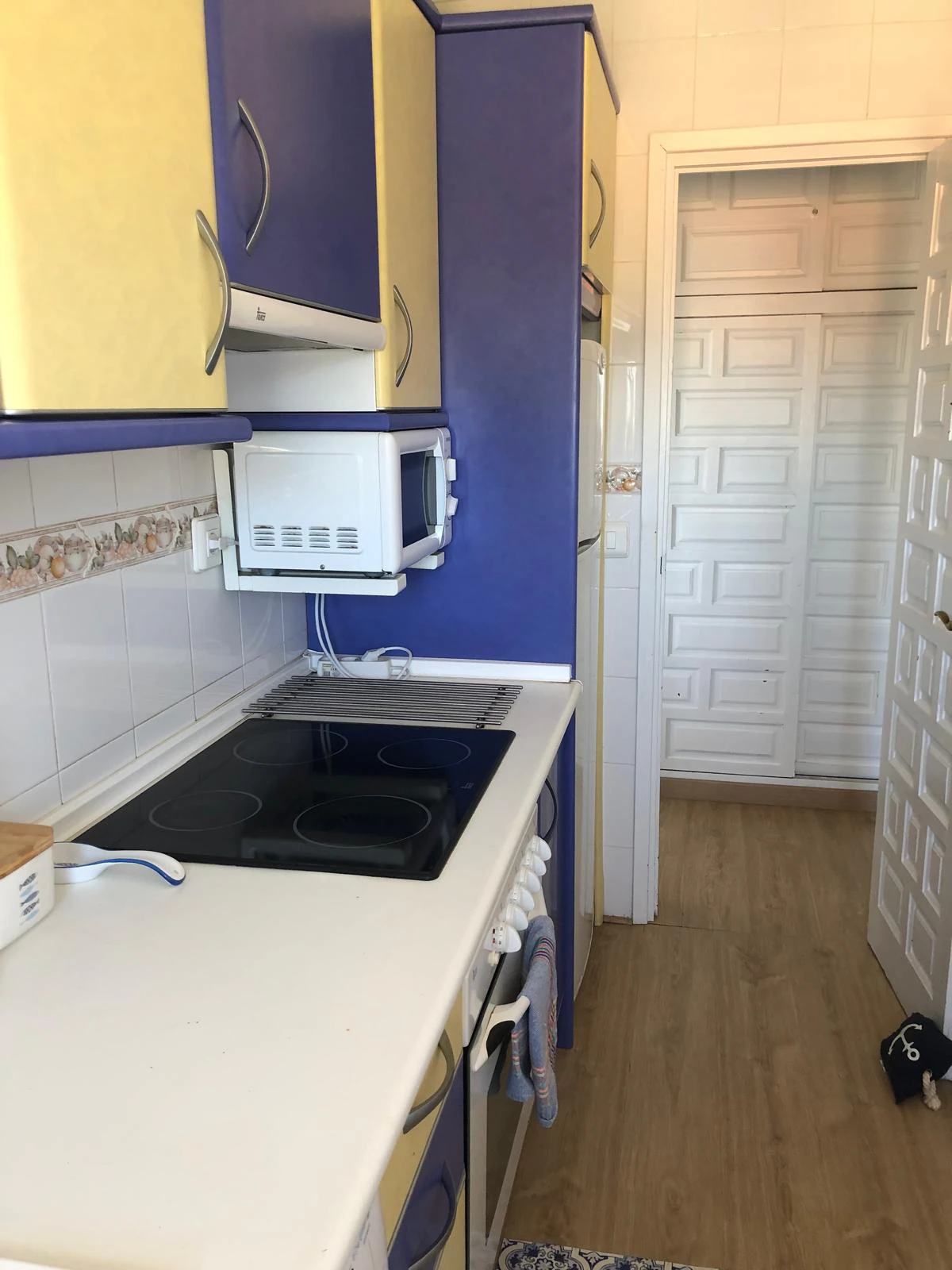 Apartamento tipo ático en tercera y última planta con vistas al mar.