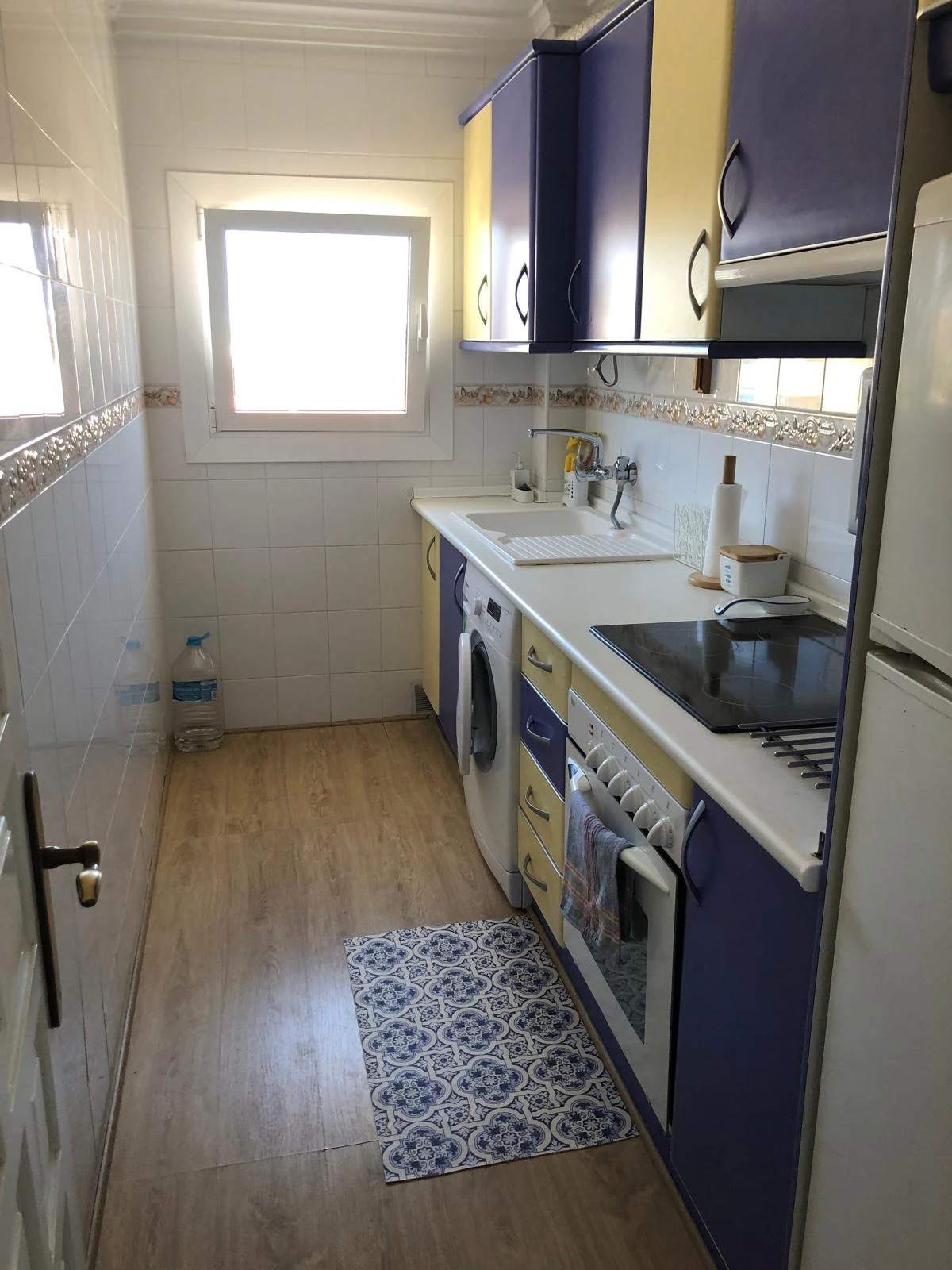 Apartamento tipo ático en tercera y última planta con vistas al mar.