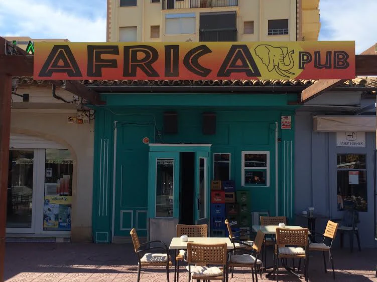 Commercial premises for sale in Las Marinas shopping center in Dénia.