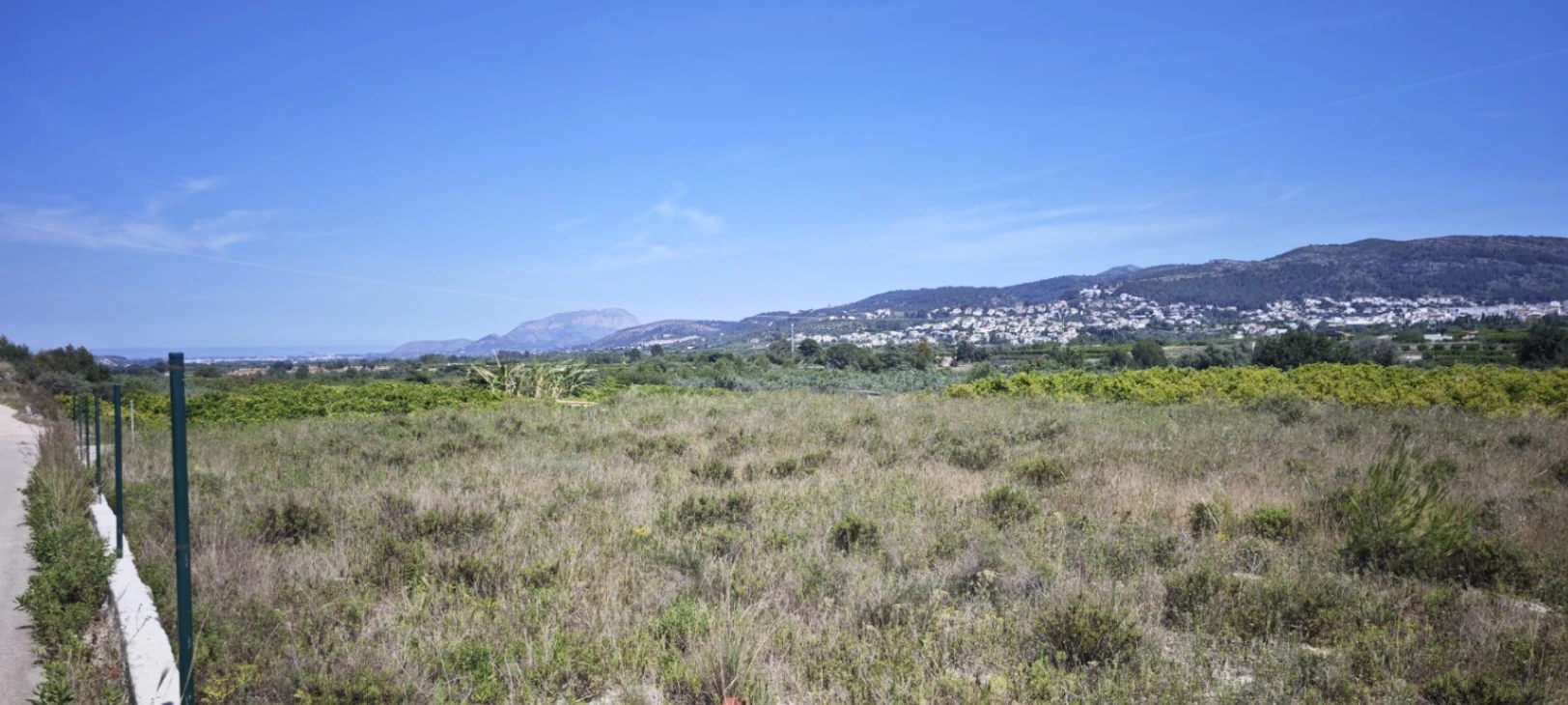 Plot на продажа в Tormos, Alicante