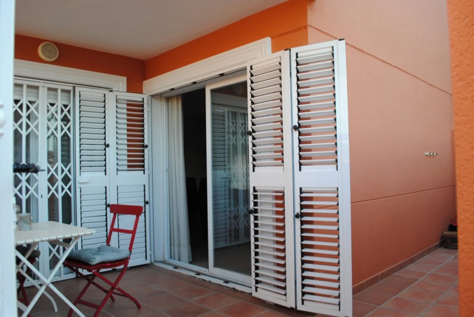 Appartement à Denia en rez-de-chaussée de 2 chambres avec terrasse privée à vendre.