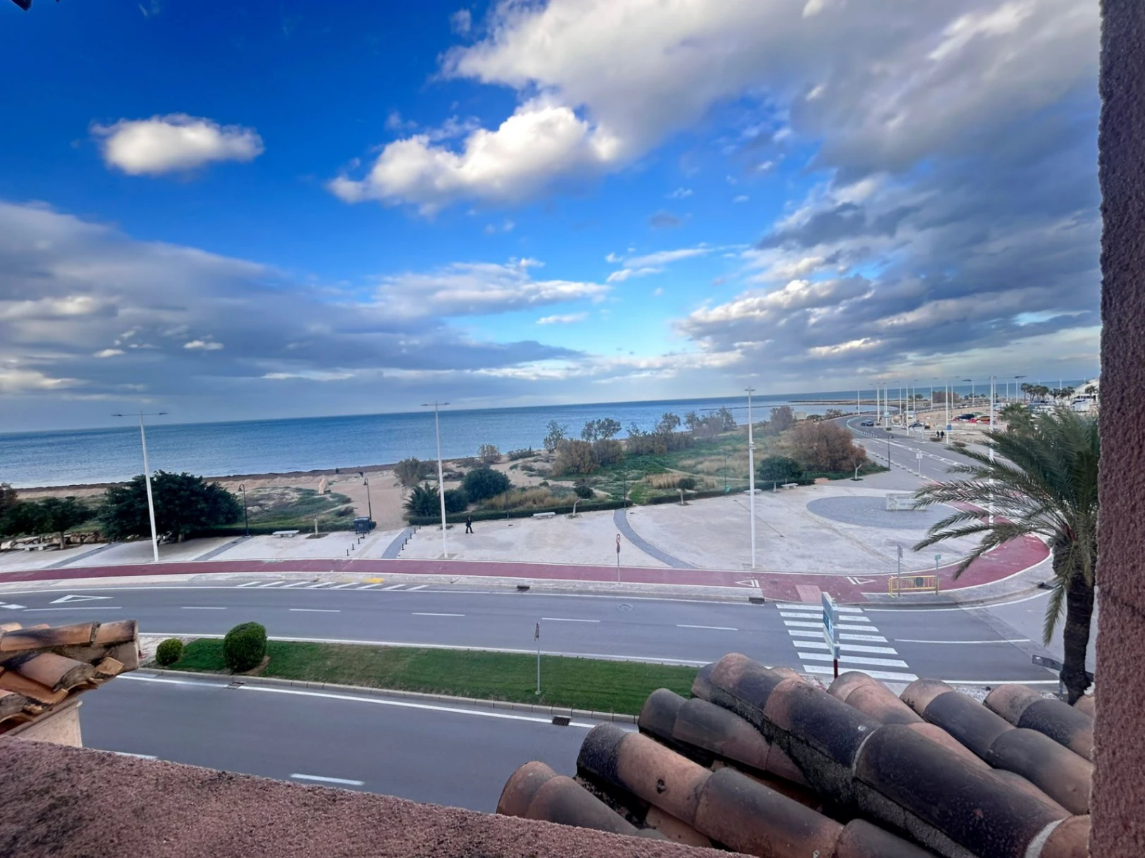 Ático con vistas al mar junto a la playa del Raset y el puerto de Dénia