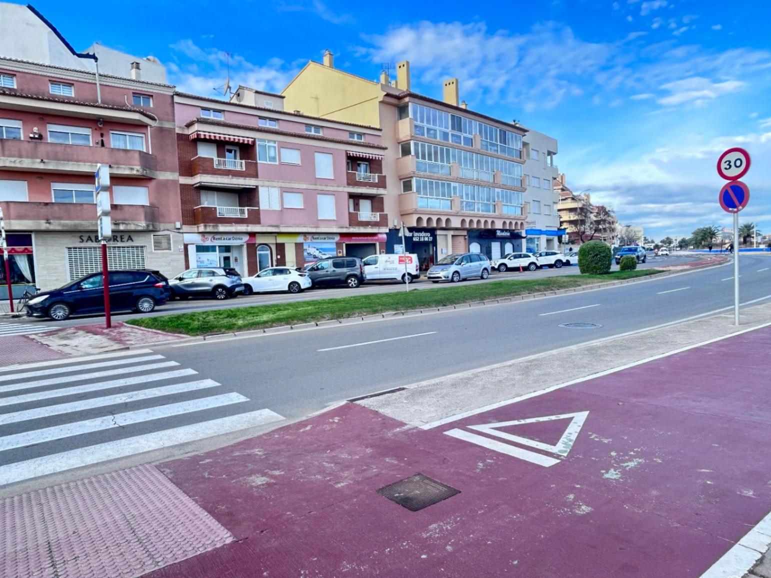 Ático con vistas al mar junto a la playa del Raset y el puerto de Dénia