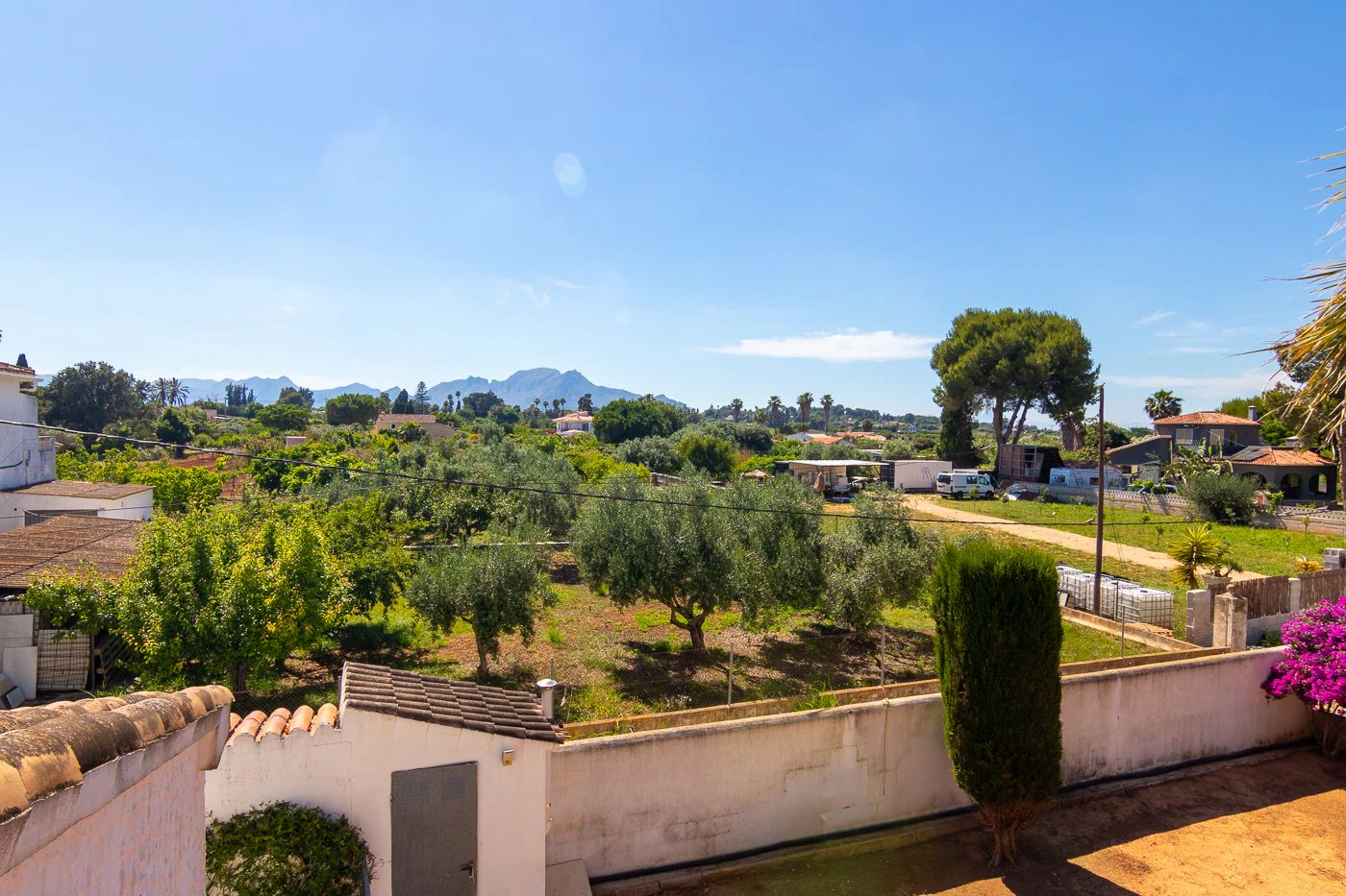 Chalet reformado en zona rústica junto al Hospital de Dénia
